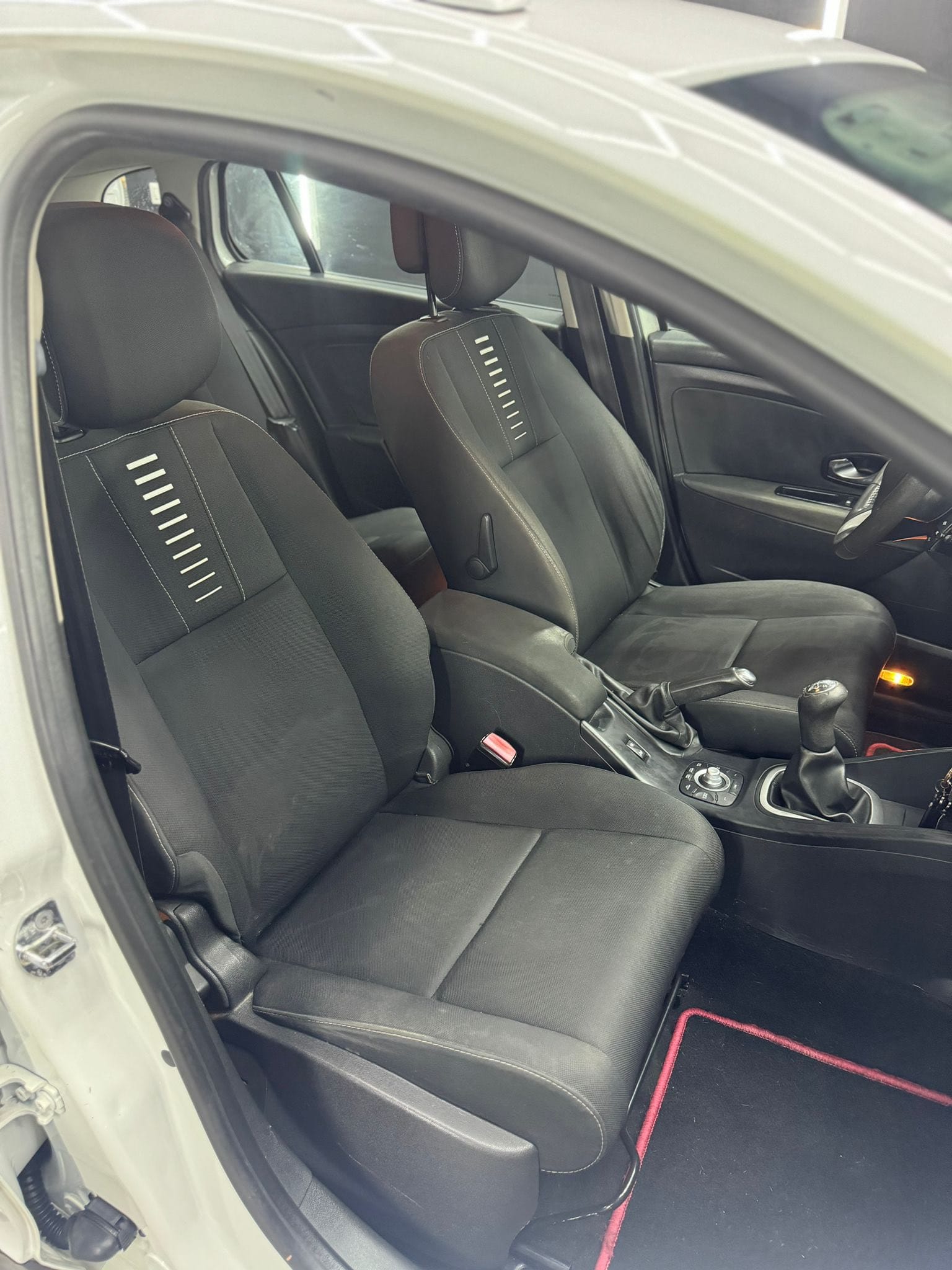 
RENAULTMegane 1.5 dCi 90CV SporTour Attractive2011 full									