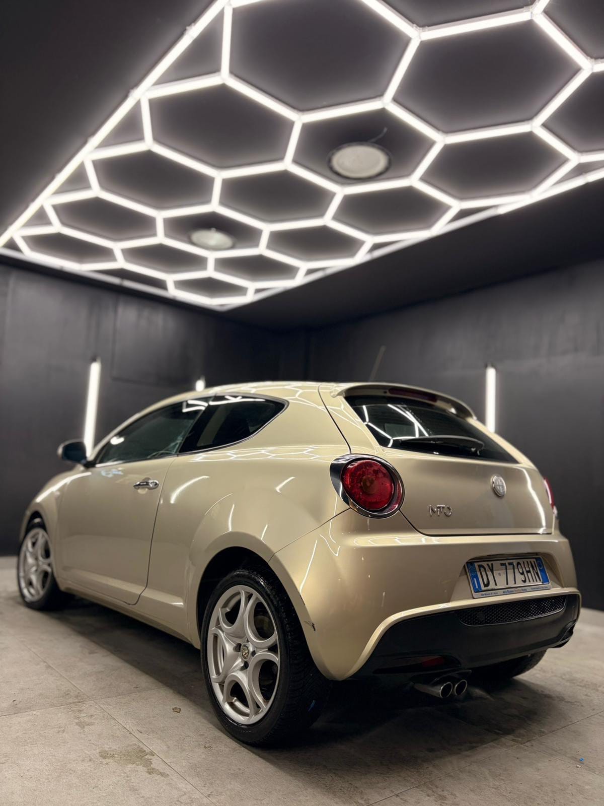 
ALFA ROMEOMiTo 1.4 T 155 CV Distinctive Sport Pack2009 full									
