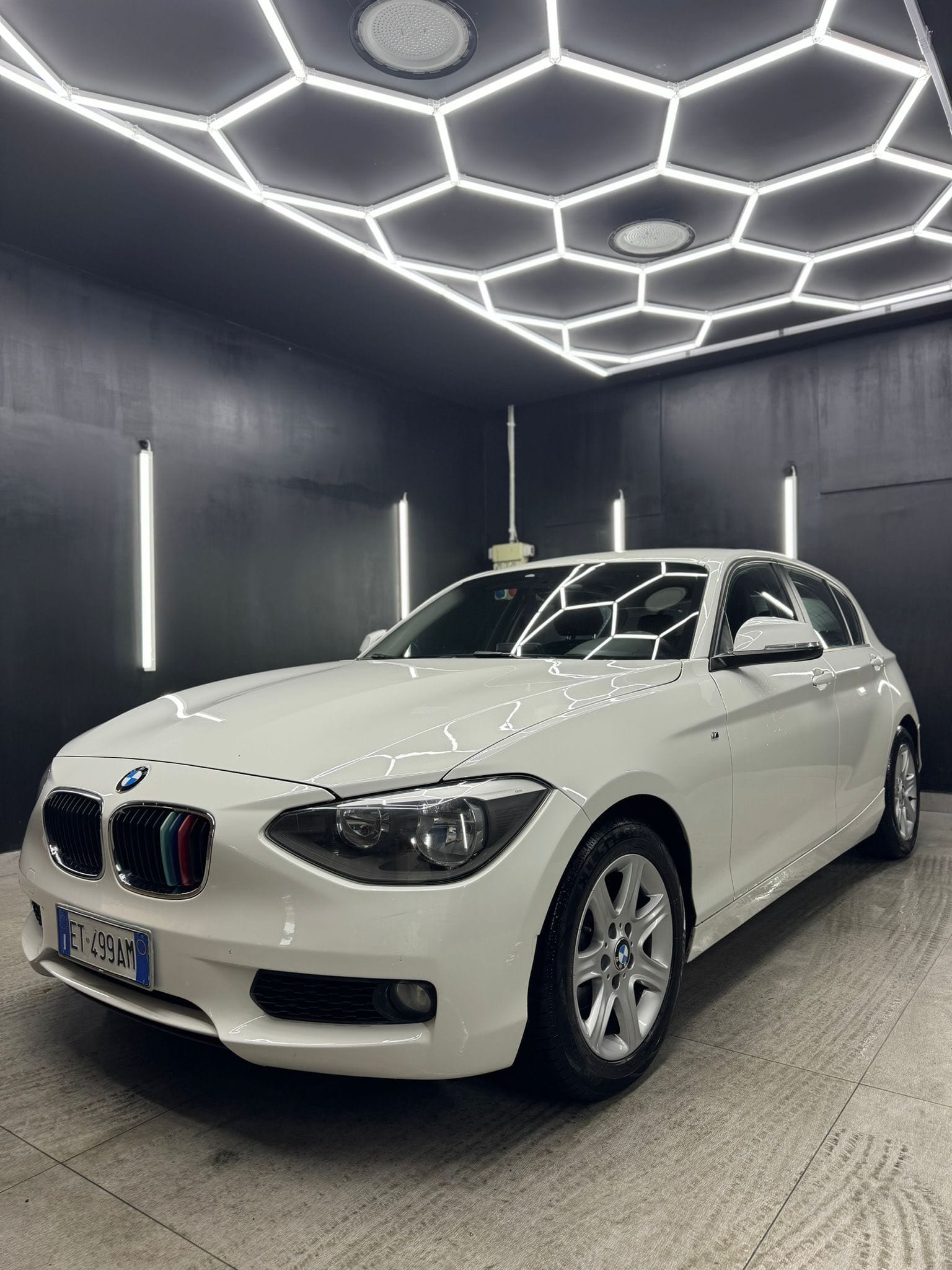 BMWSerie 1 116d 5p. EfficientDynamics Urban2013