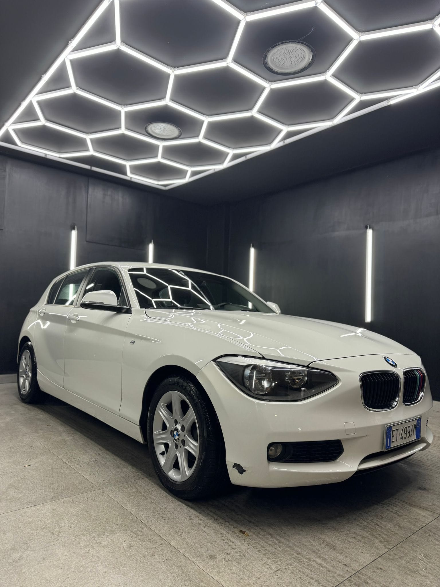 
BMWSerie 1 116d 5p. EfficientDynamics Urban2013 full									