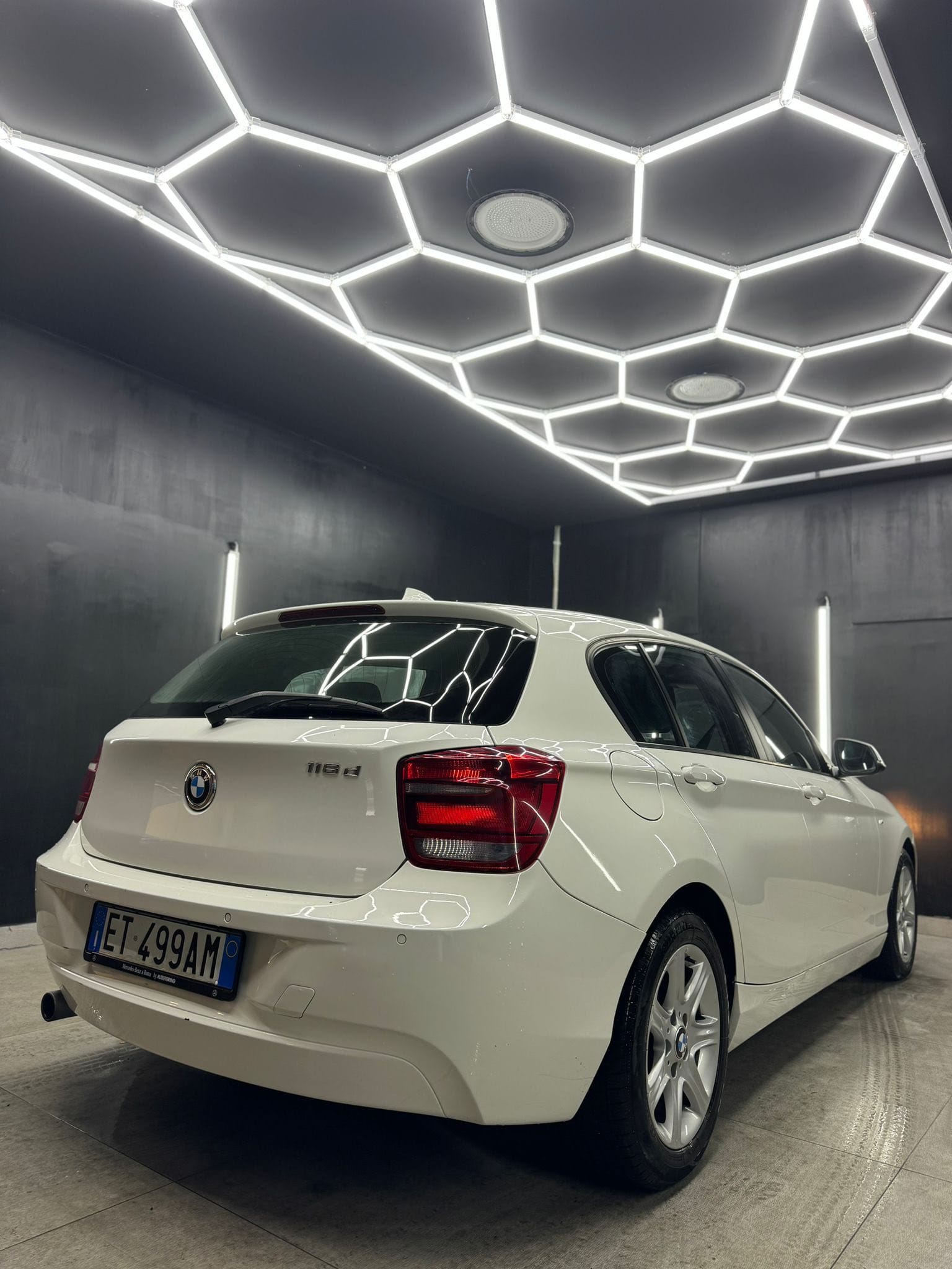
BMWSerie 1 116d 5p. EfficientDynamics Urban2013 full									