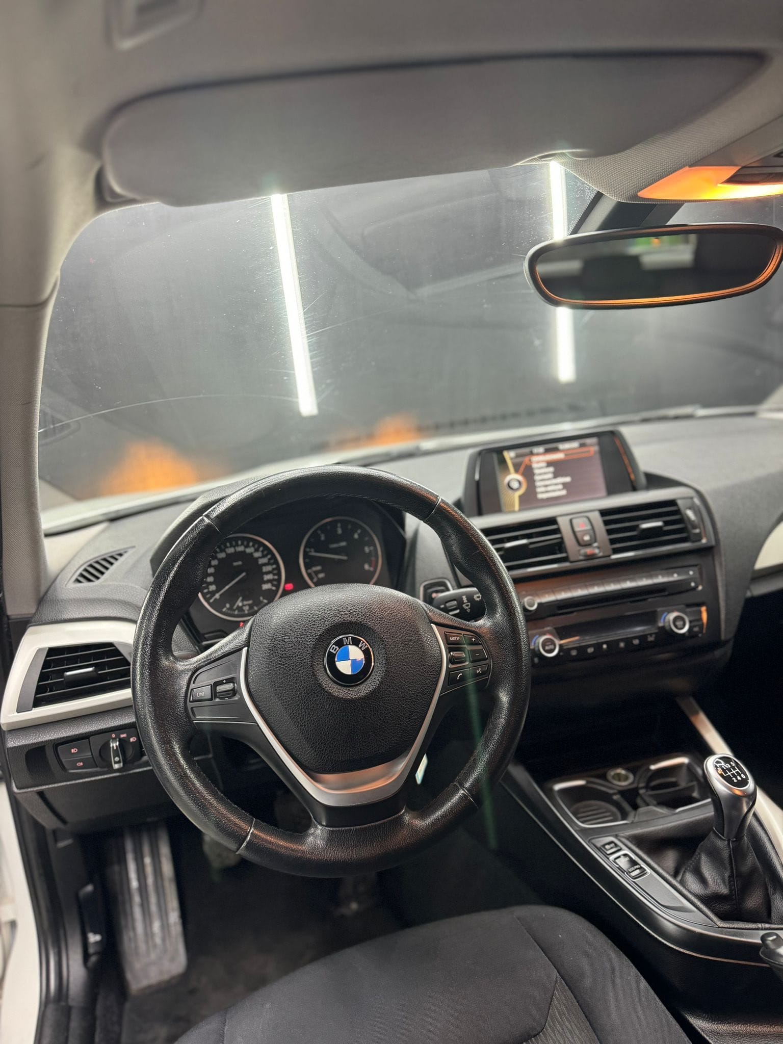 
BMWSerie 1 116d 5p. EfficientDynamics Urban2013 full									