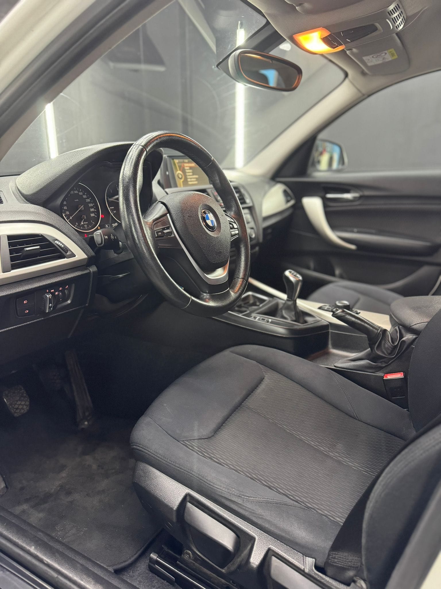 
BMWSerie 1 116d 5p. EfficientDynamics Urban2013 full									
