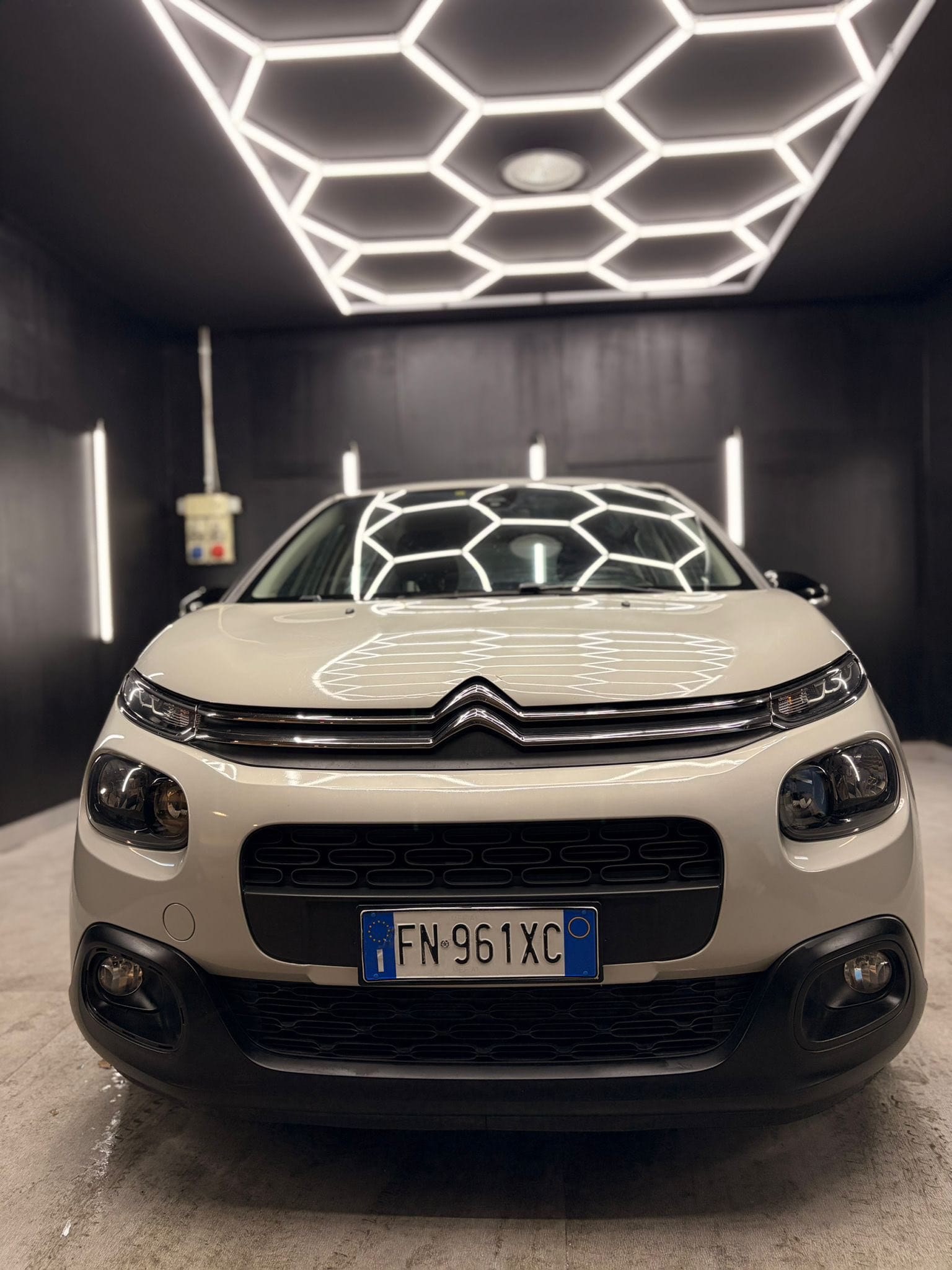 
CITROENC3 BlueHDi 75 S&S Shine2018 full									