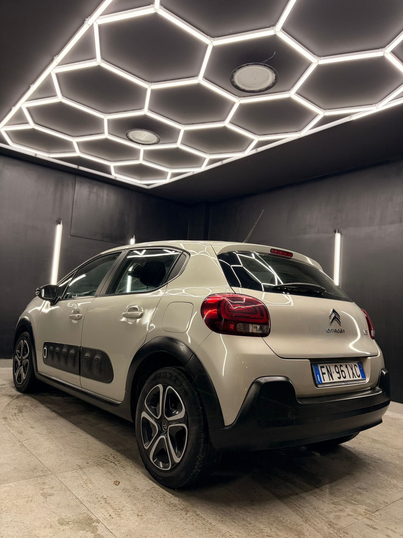 
CITROENC3 BlueHDi 75 S&S Shine2018 full									