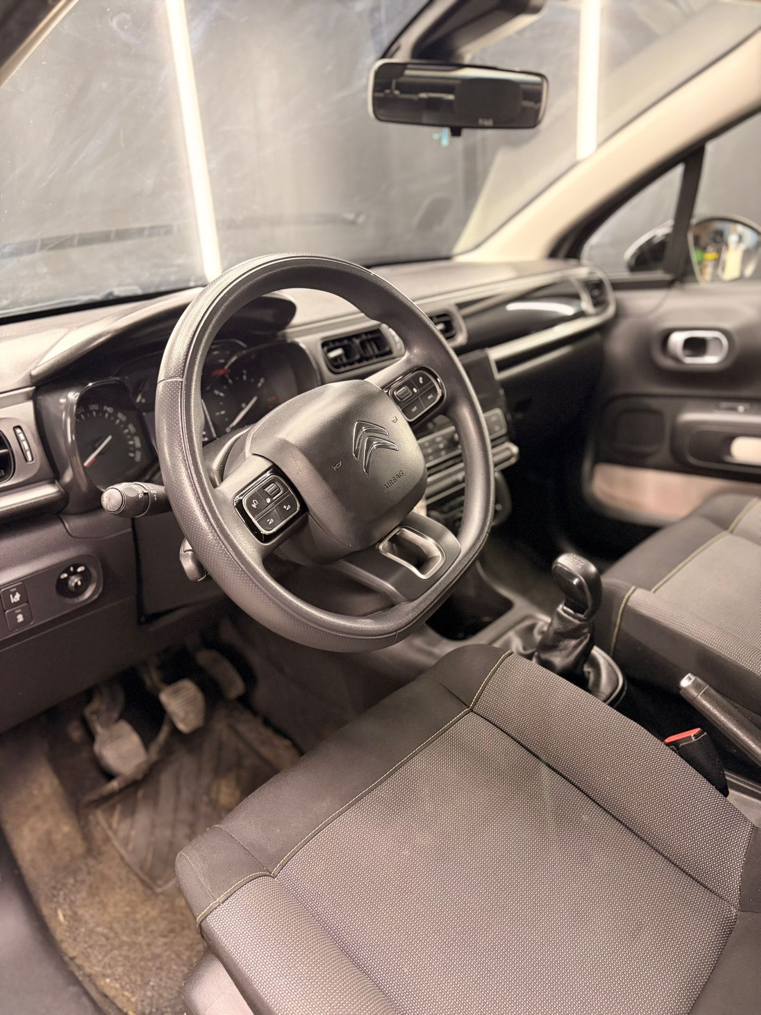 
CITROENC3 BlueHDi 75 S&S Shine2018 full									