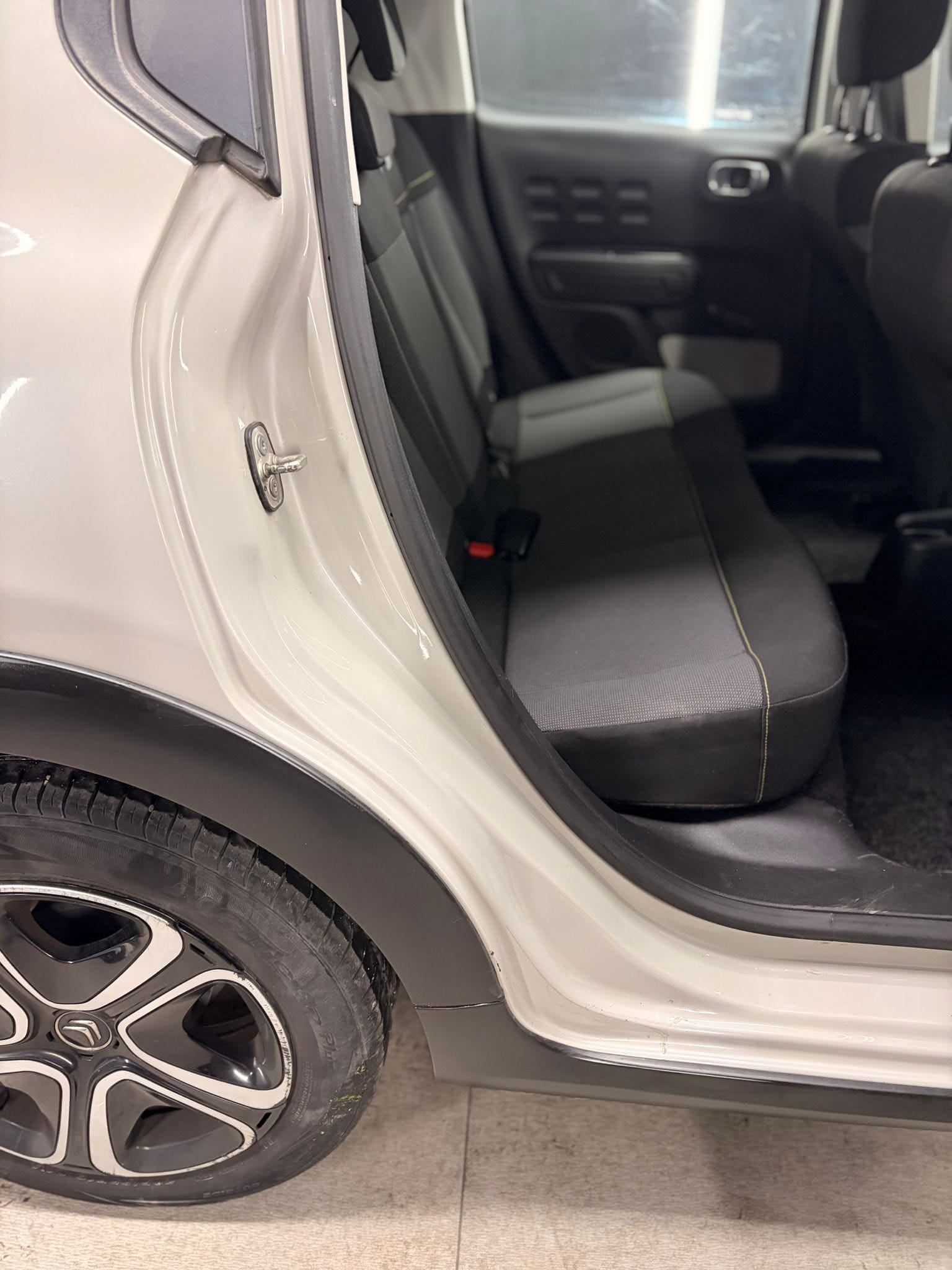 
CITROENC3 BlueHDi 75 S&S Shine2018 full									