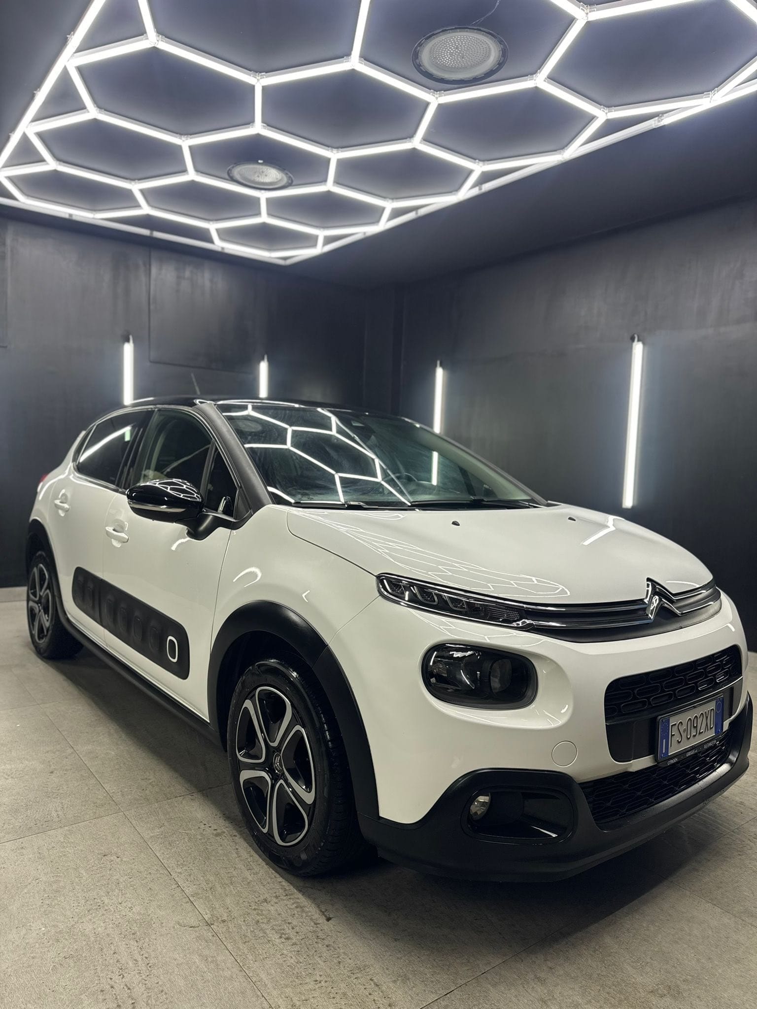 
CITROENC3 PureTech 82 S&S Shine2018 full									
