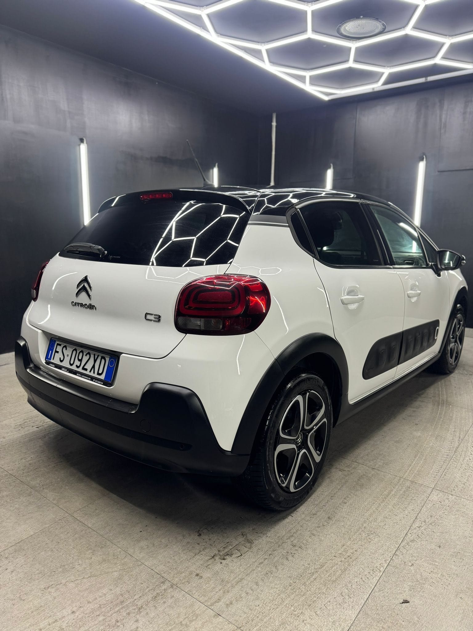 
CITROENC3 PureTech 82 S&S Shine2018 full									