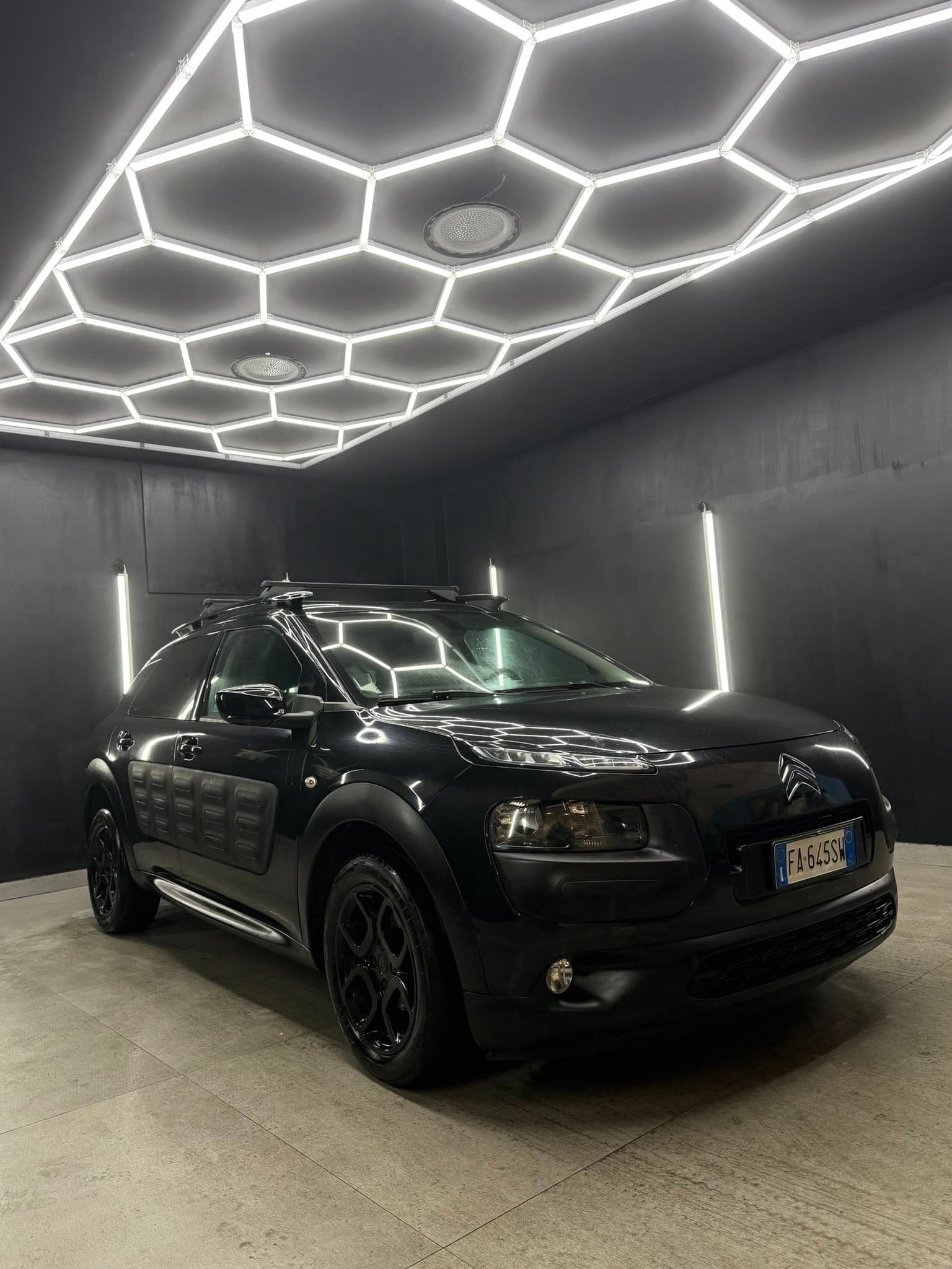 
CITROENC4 Cactus BlueHDi 100 S&S Shine2015 full									