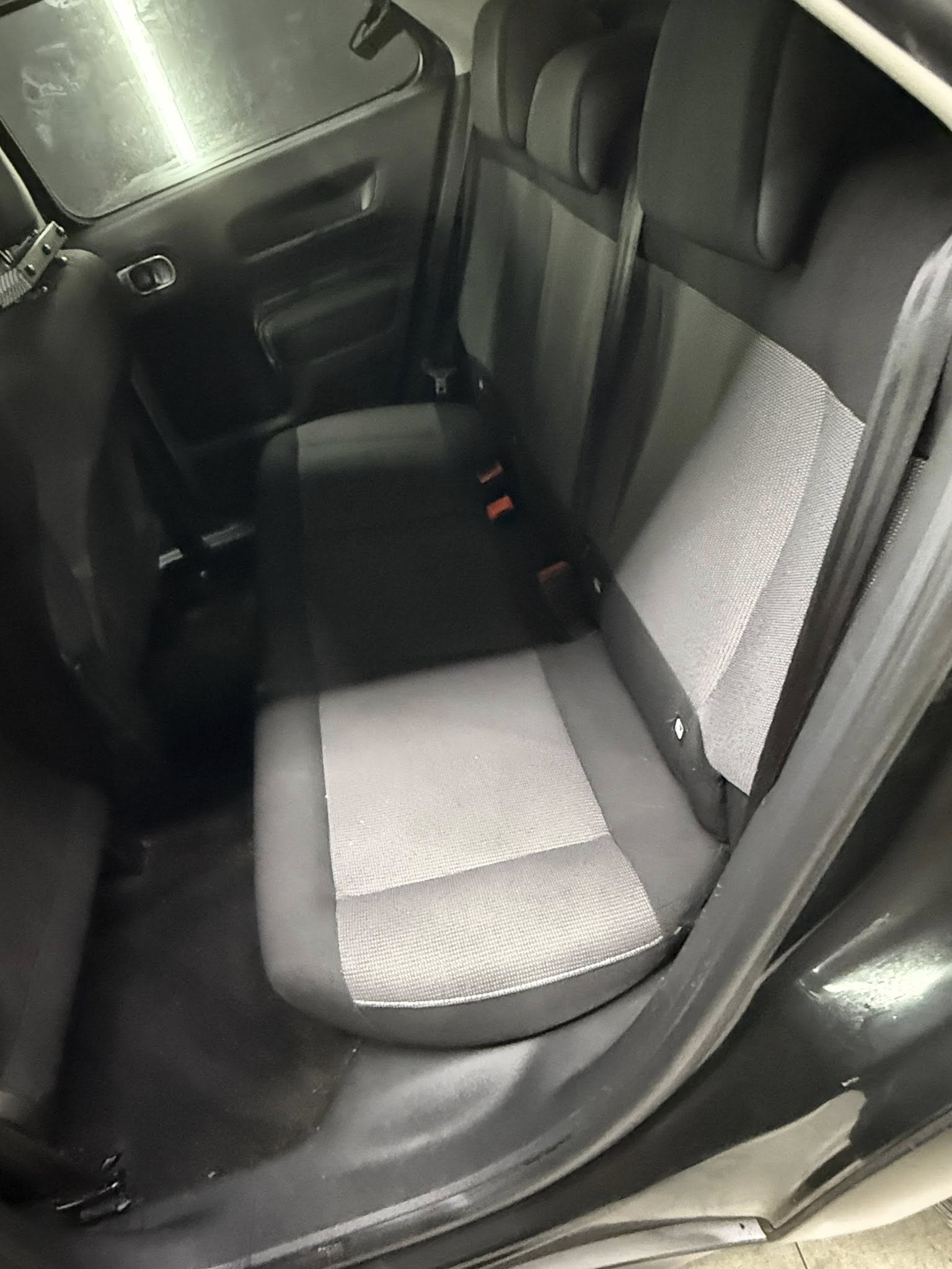 
CITROENC4 Cactus BlueHDi 100 S&S Shine2015 full									