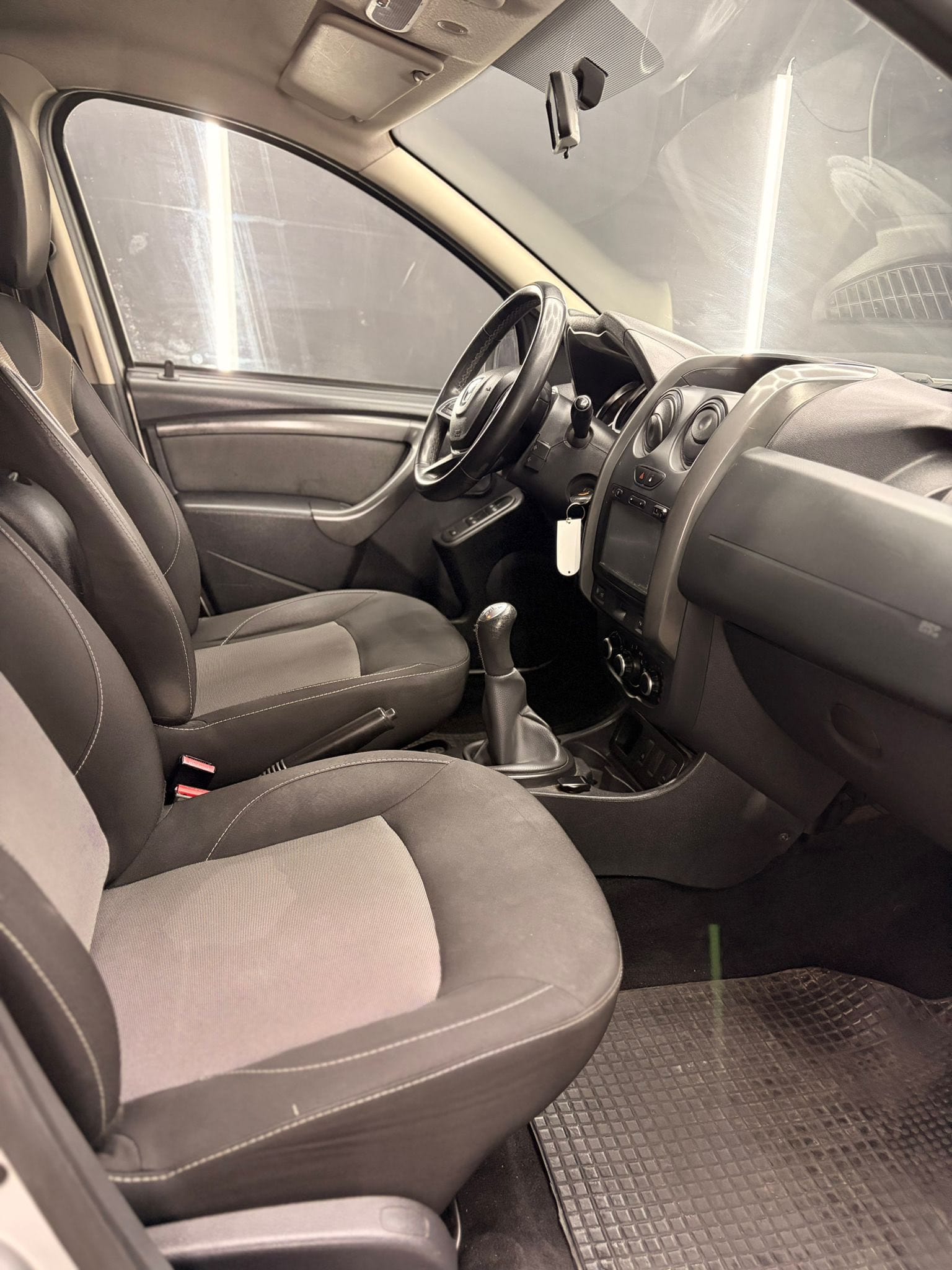 
DACIADuster 1.6 Laureate Gpl 4×2 S&S2017 full									