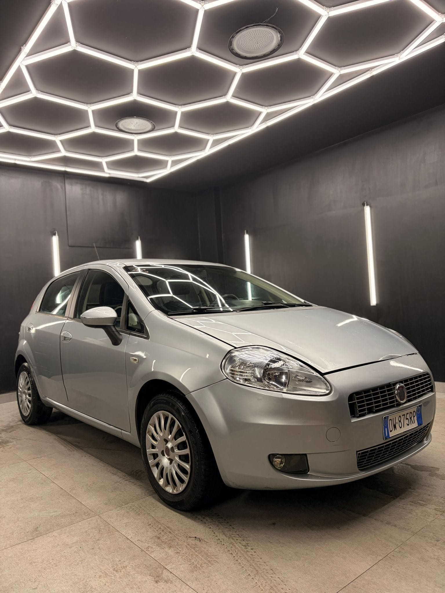 
FIATGrande Punto 1.4 GPL 5p Dynamic2009 full									