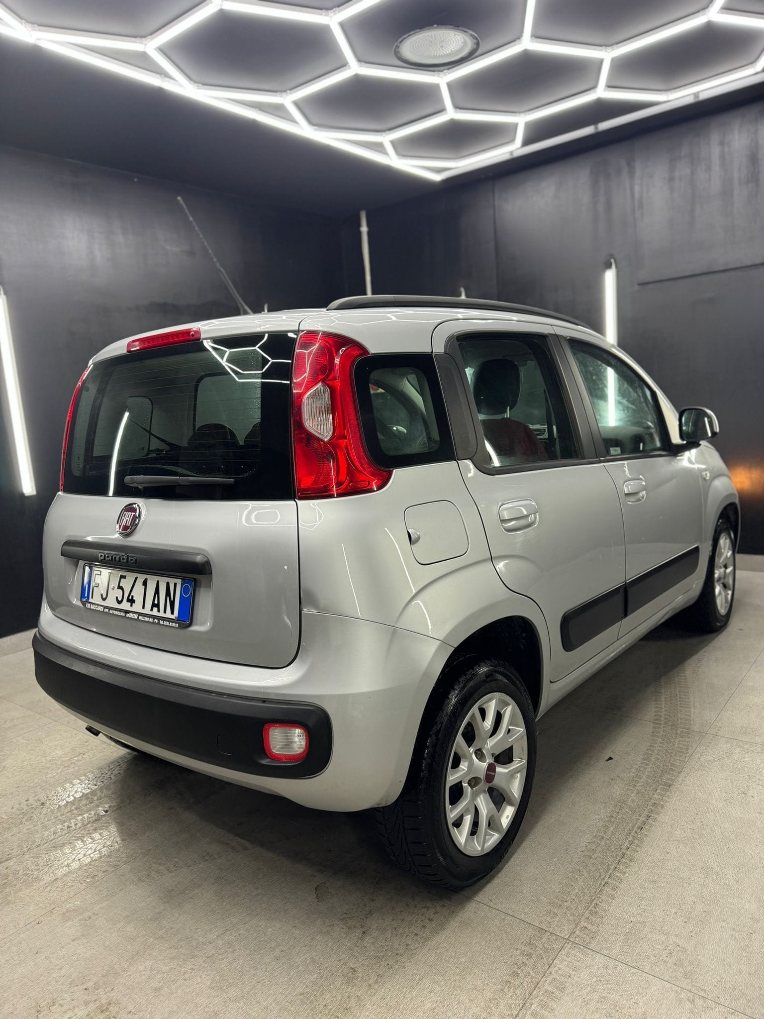 
PANDA 0.9 TwinAir Turbo Natural Power Lounge2017 full									
