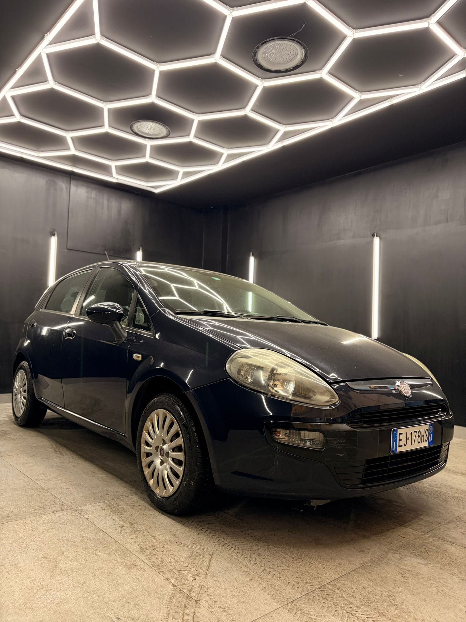 
FIATPunto Evo 1.2 5p S&S Dynamic2011 full									