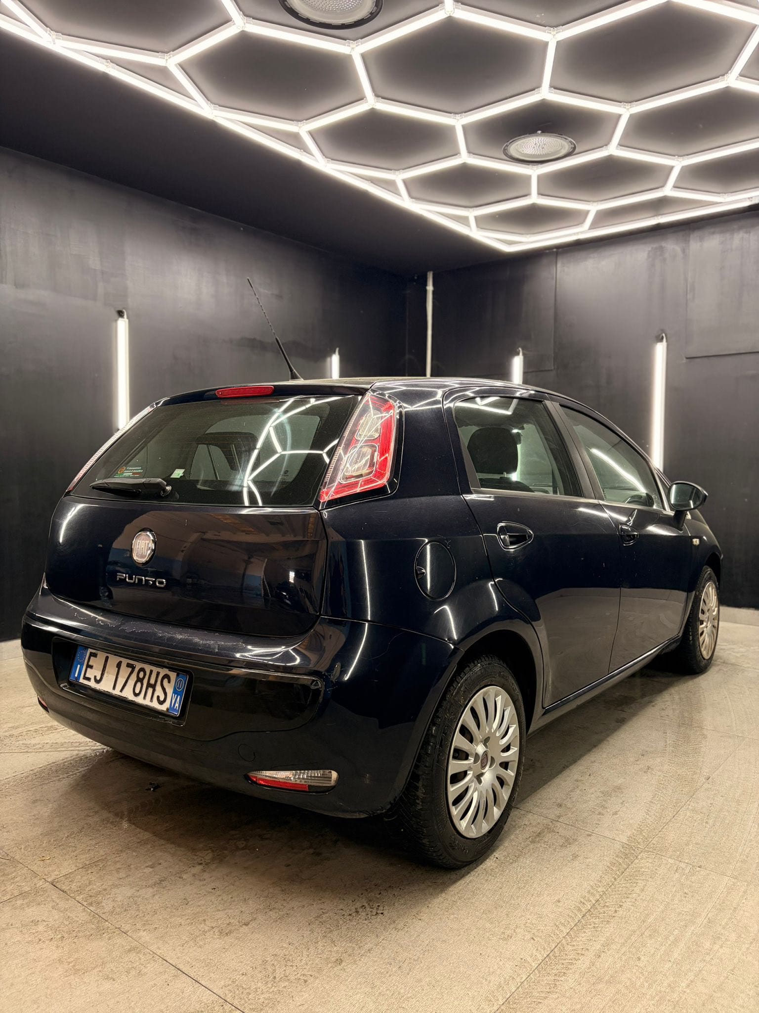 
FIATPunto Evo 1.2 5p S&S Dynamic2011 full									