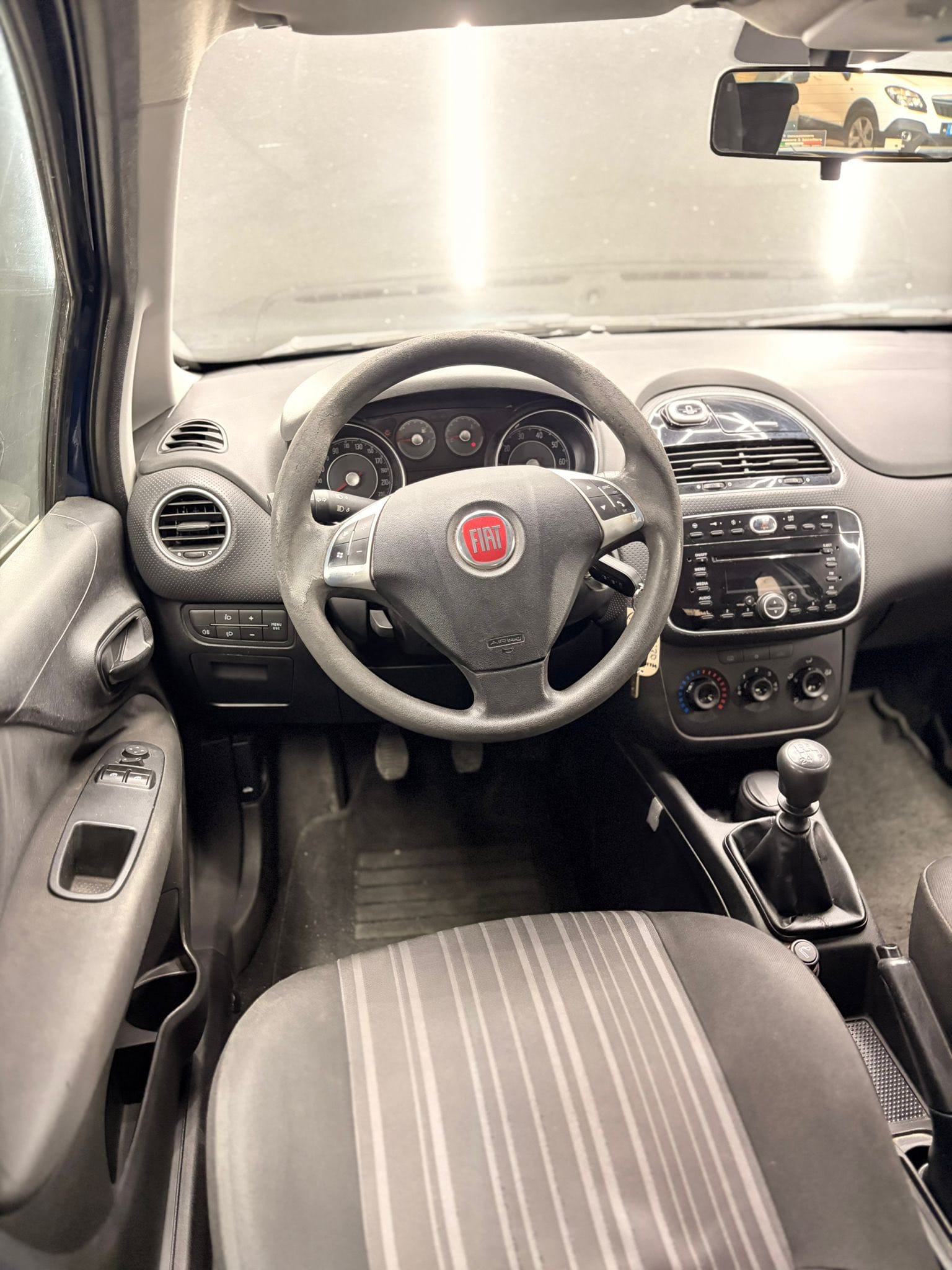 
FIATPunto Evo 1.2 5p S&S Dynamic2011 full									