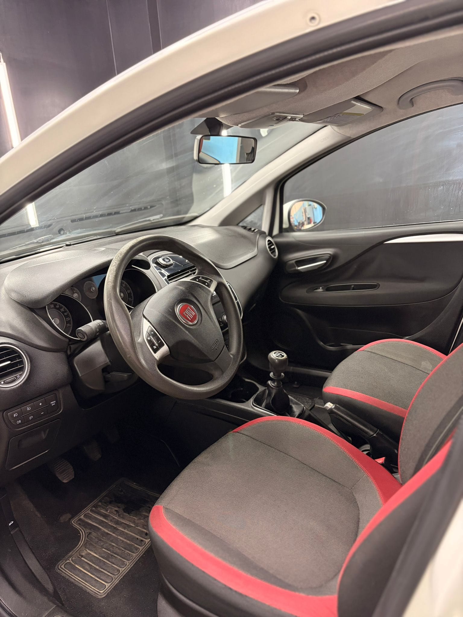 
FIATPunto Evo 1.4 5p Active Natural Power2012 full									
