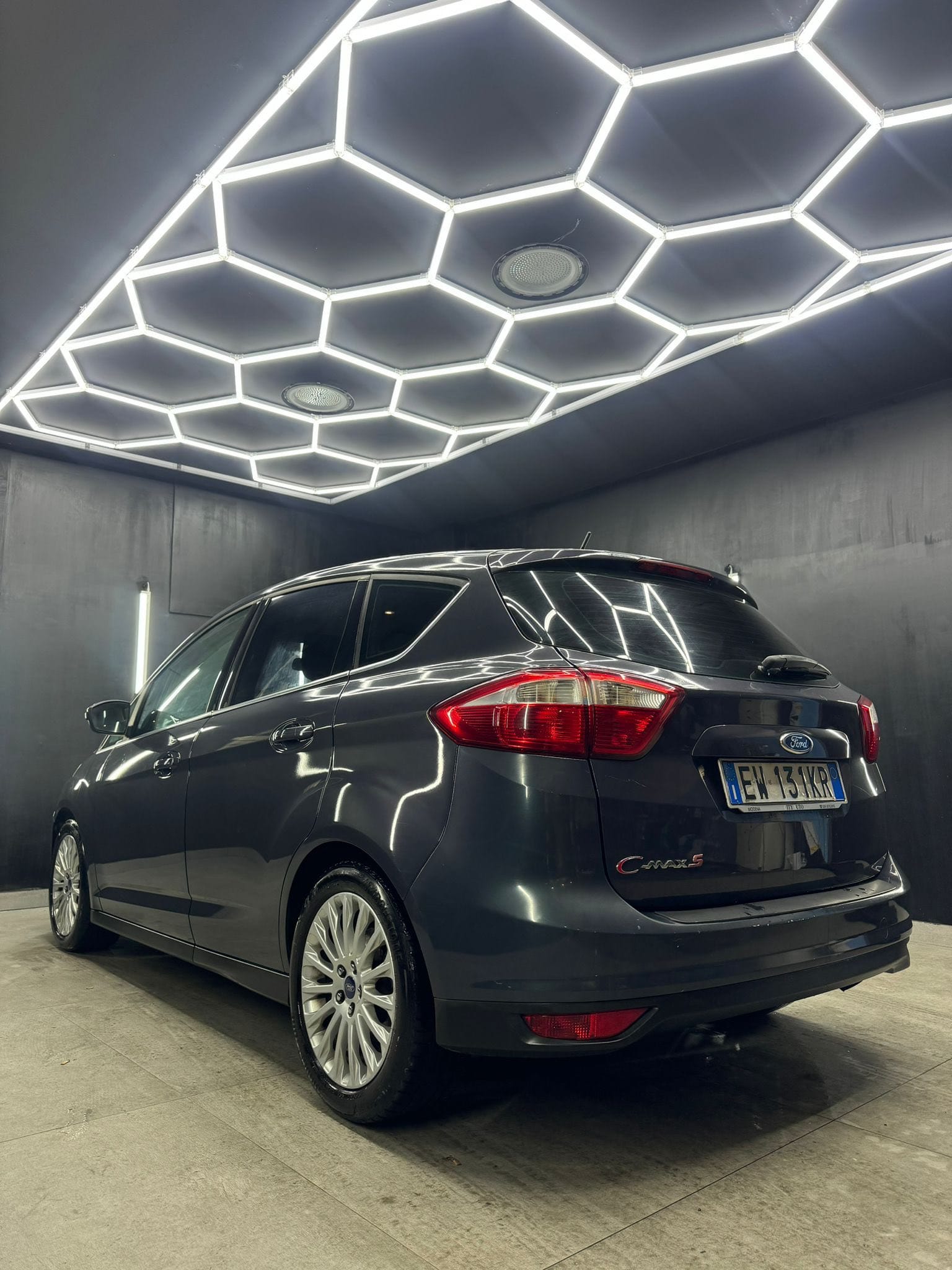 
FORDC-MAX 2.0 TDCI Powershift Titanium2014 full									