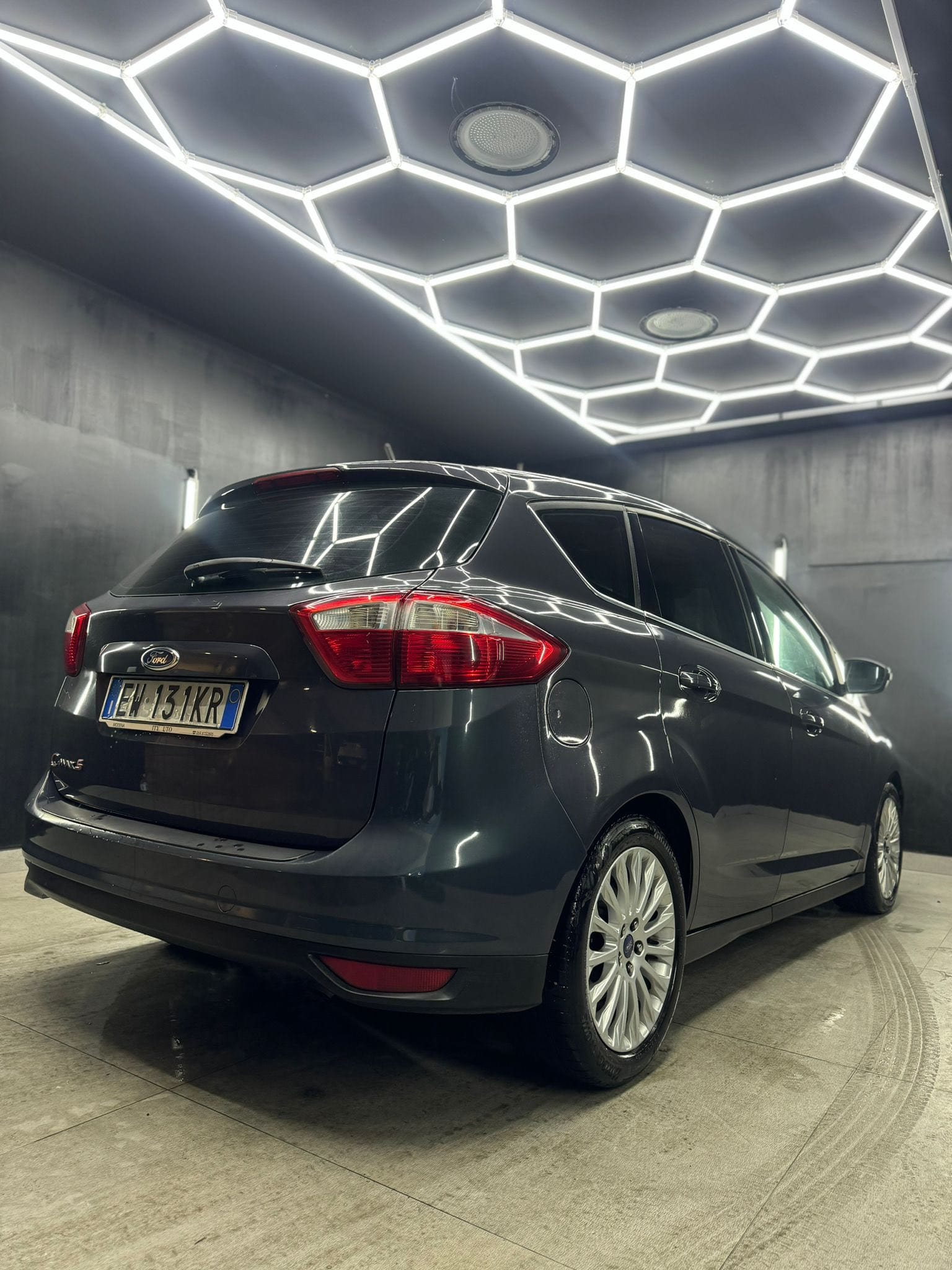 
FORDC-MAX 2.0 TDCI Powershift Titanium2014 full									