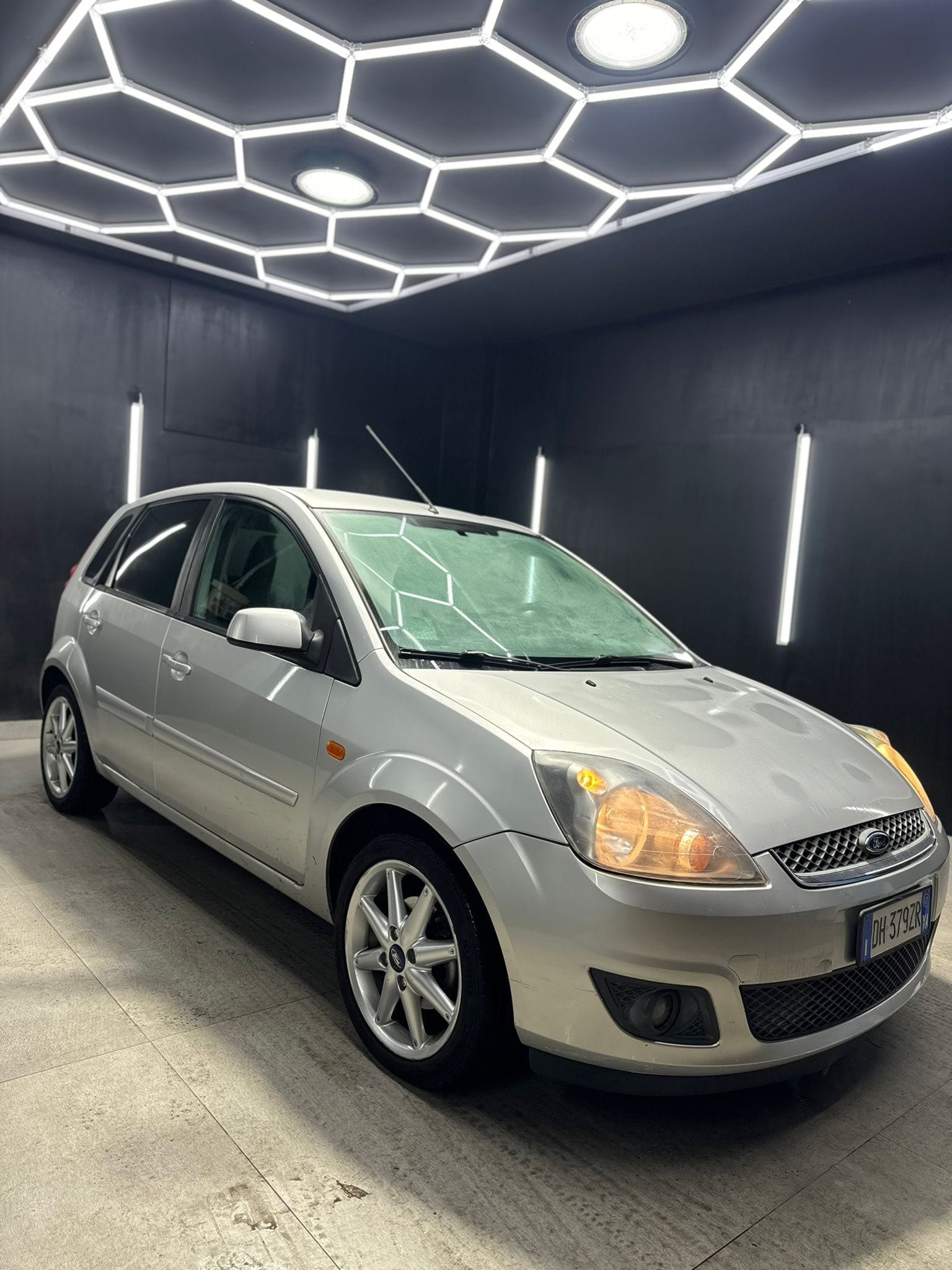 
FORDFIESTA 1.2 16V 5P Ghia2007 full									