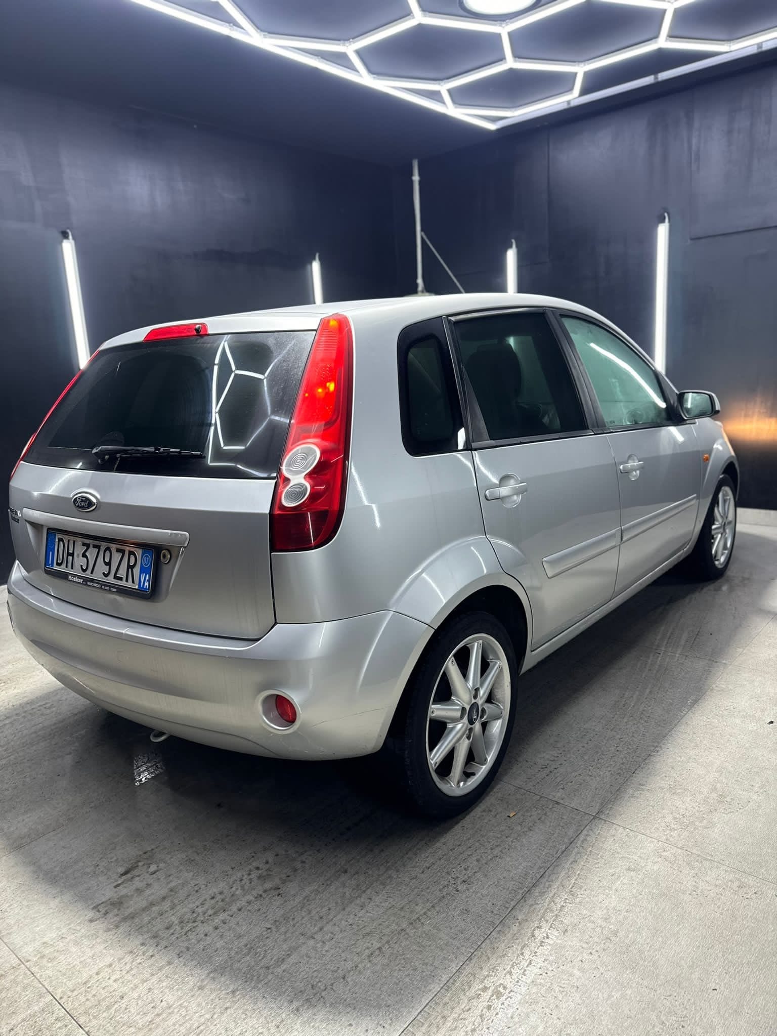 
FORDFIESTA 1.2 16V 5P Ghia2007 full									