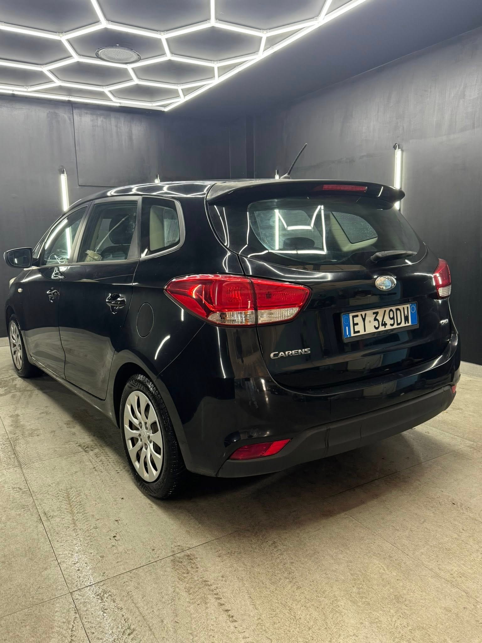 
KIACarens 1.7 CRDi 115 CV Cool2015 full									