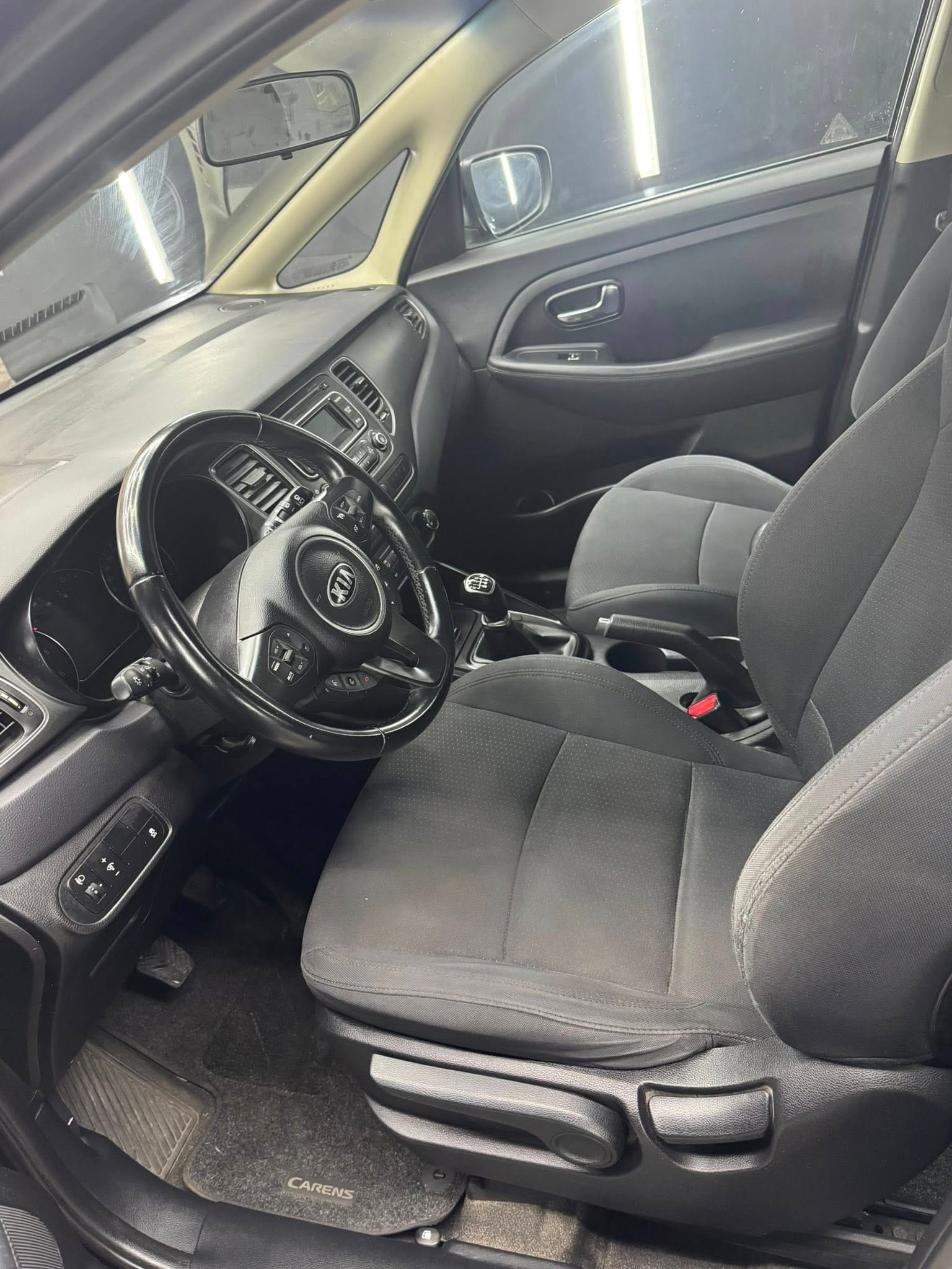 
KIACarens 1.7 CRDi 115 CV Cool2015 full									