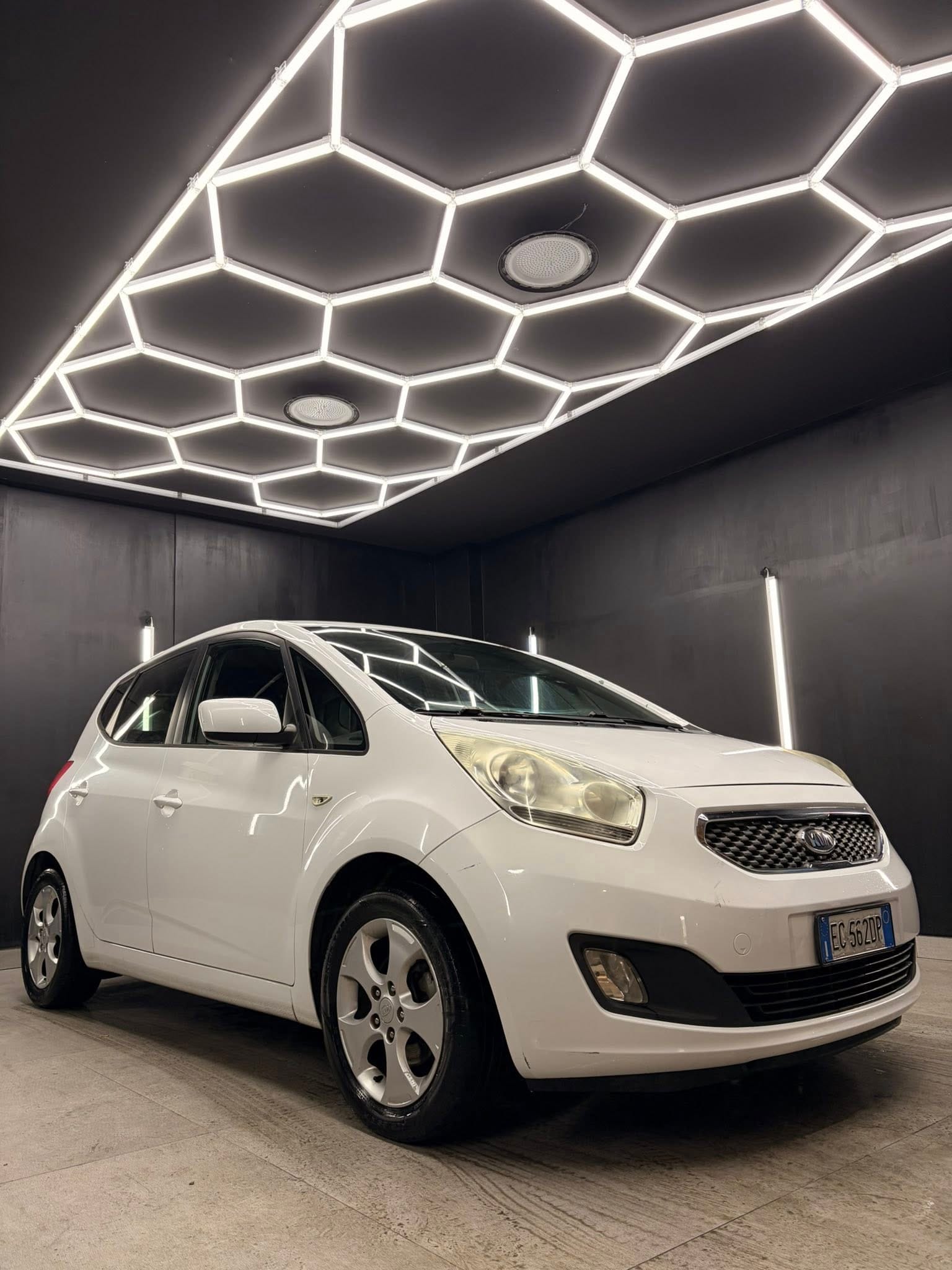 
KIAVenga 1.4 CVVT EX ISG full									