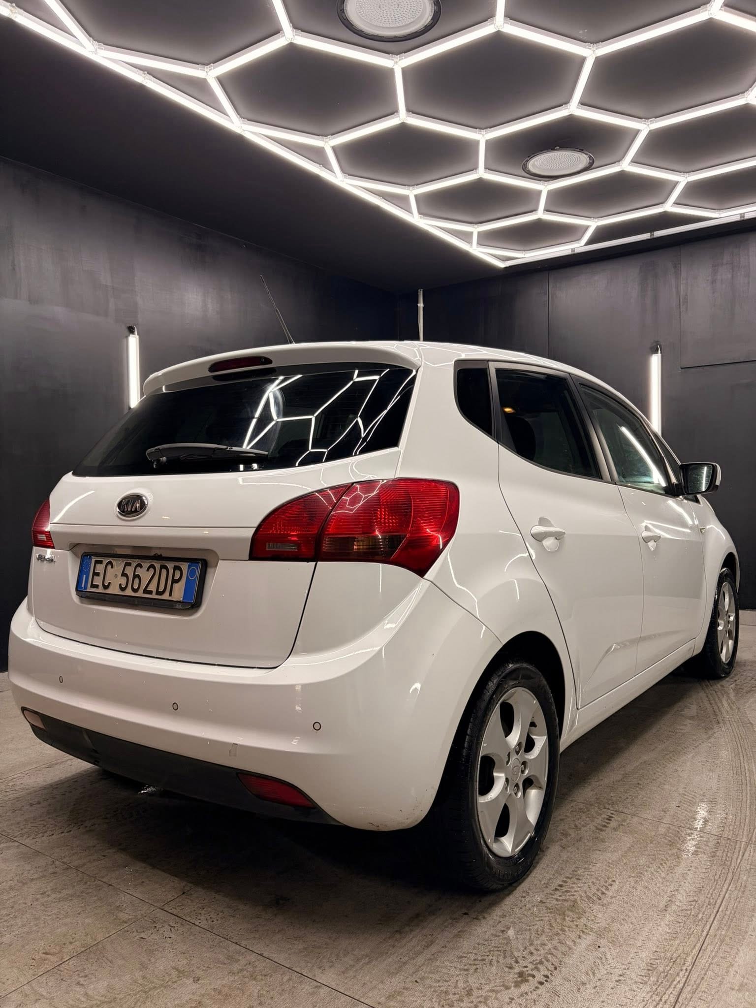
KIAVenga 1.4 CVVT EX ISG full									