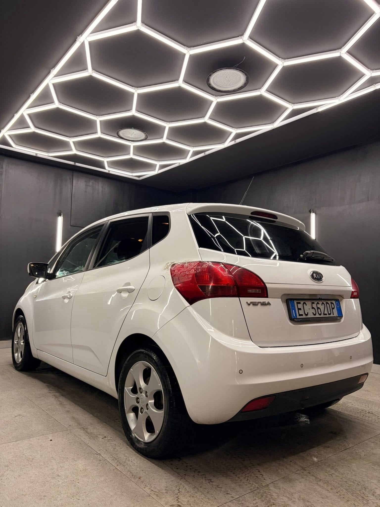 
KIAVenga 1.4 CVVT EX ISG full									