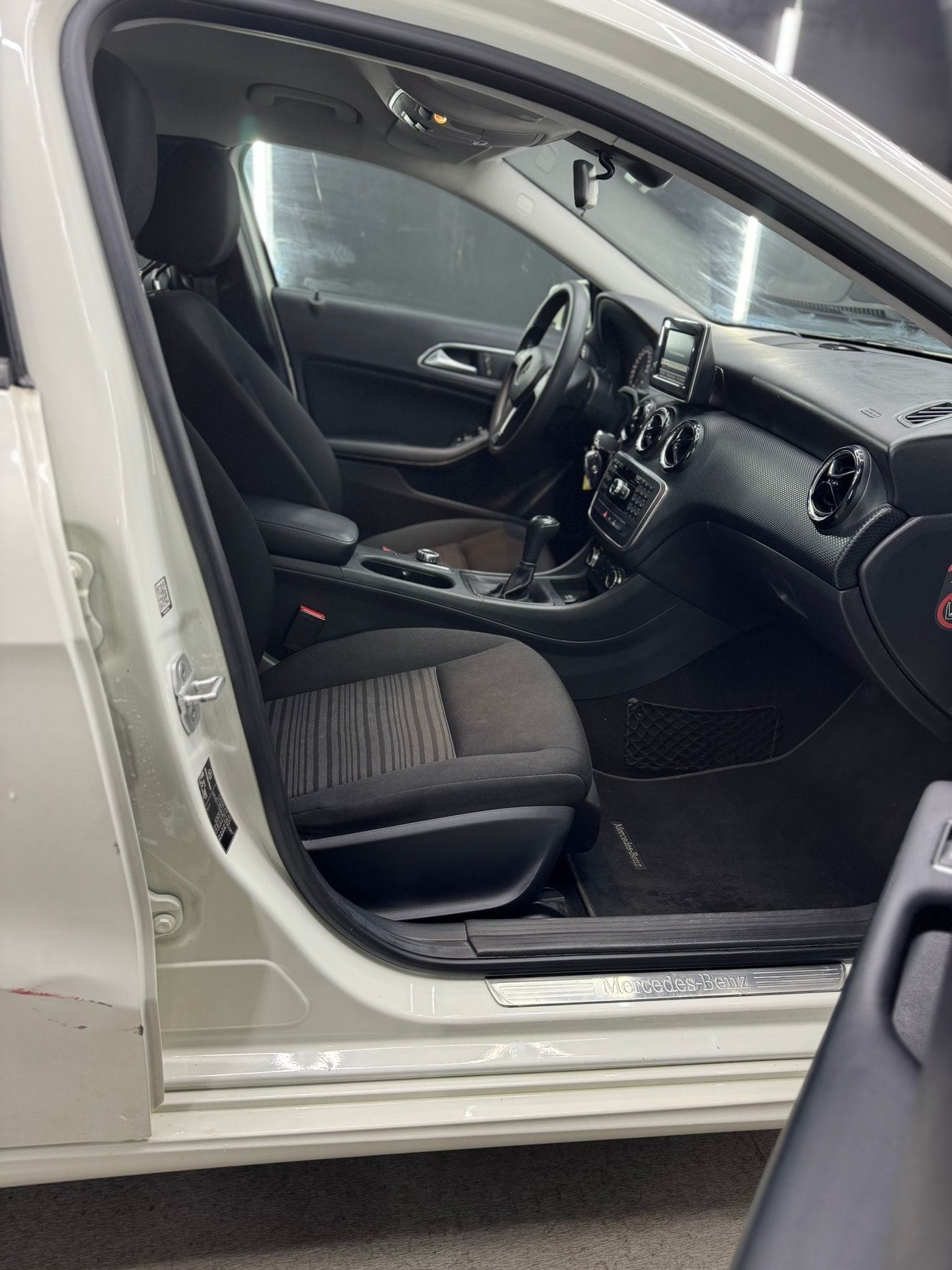 
MERCEDESCLASSE A 200 CDI Dark Night Edition2015 full									
