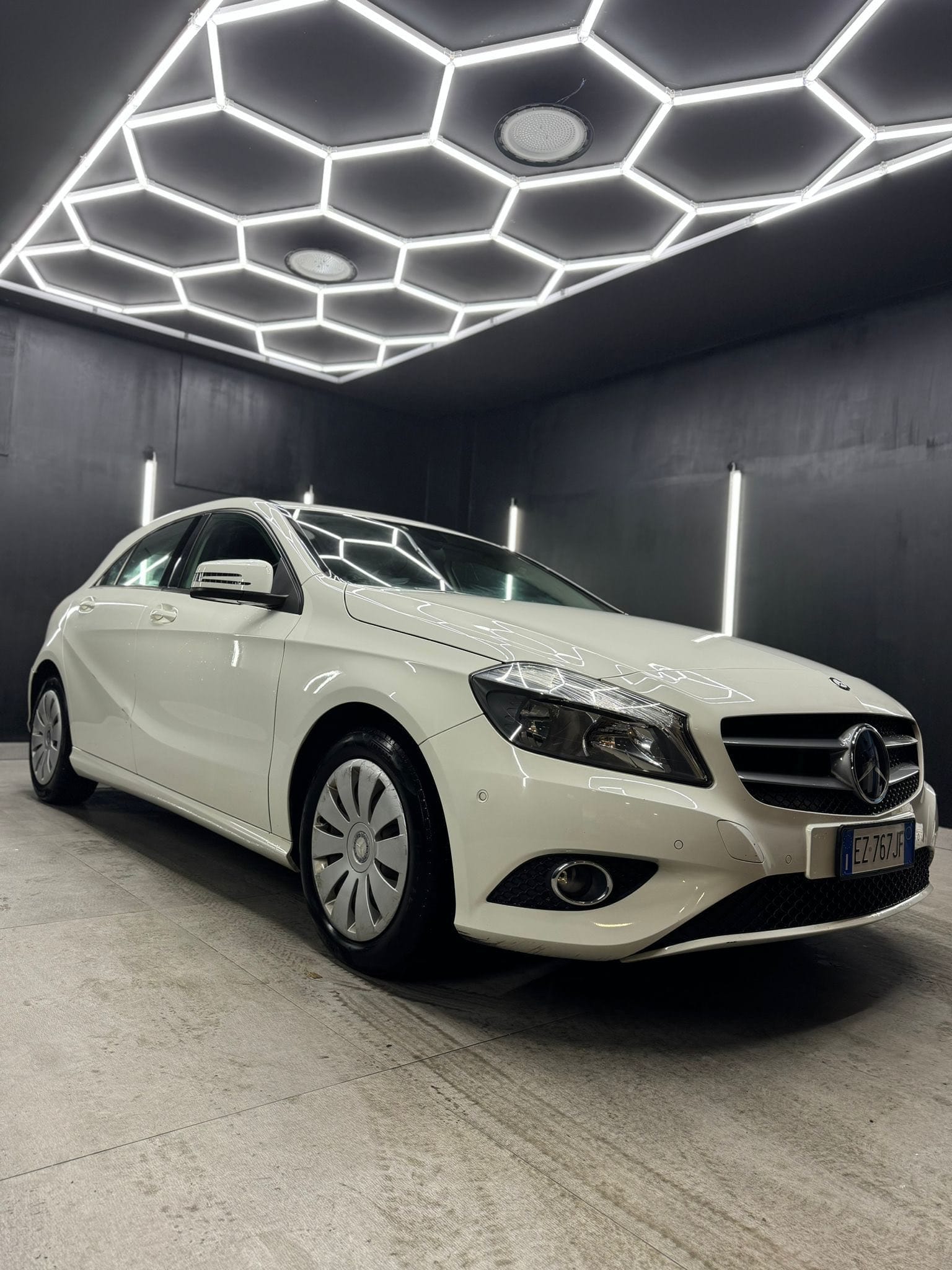 
MERCEDESCLASSE A 200 CDI Dark Night Edition2015 full									