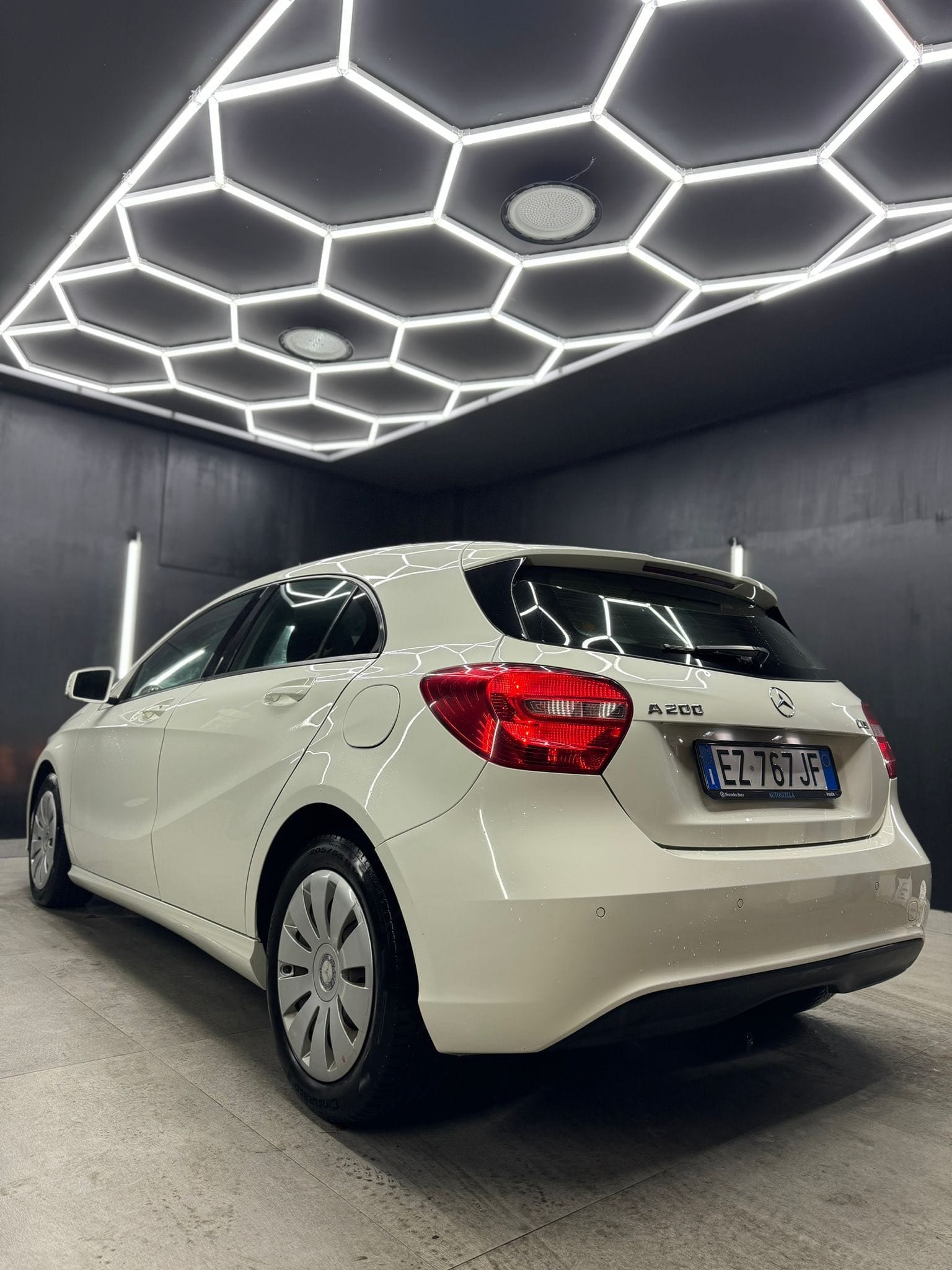 
MERCEDESCLASSE A 200 CDI Dark Night Edition2015 full									