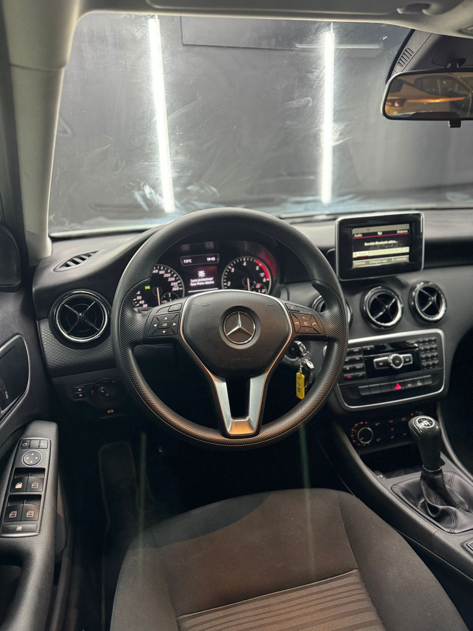
MERCEDESCLASSE A 200 CDI Dark Night Edition2015 full									