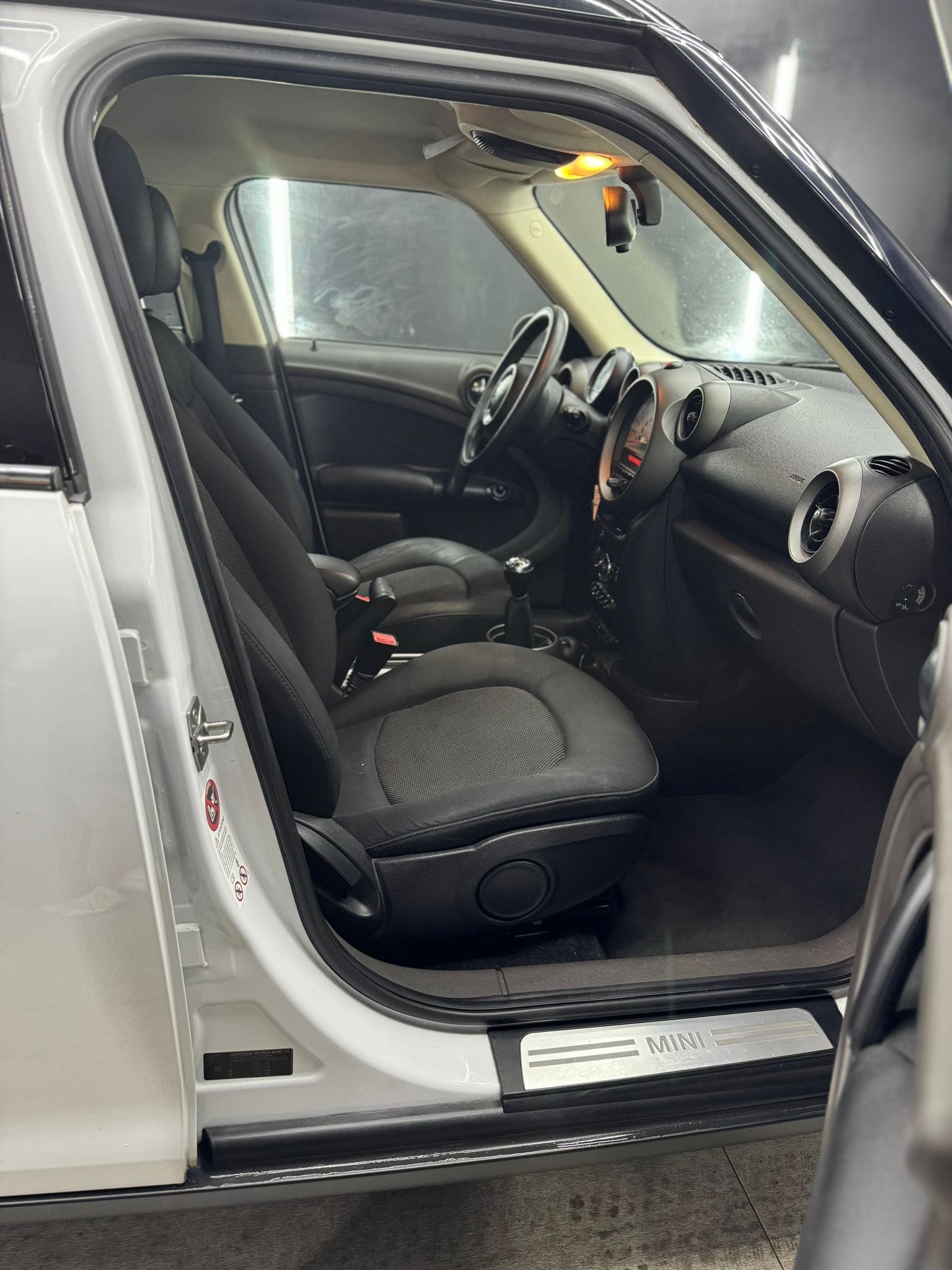 
MINI1.6 Cooper D Countryman ALL42012 full									