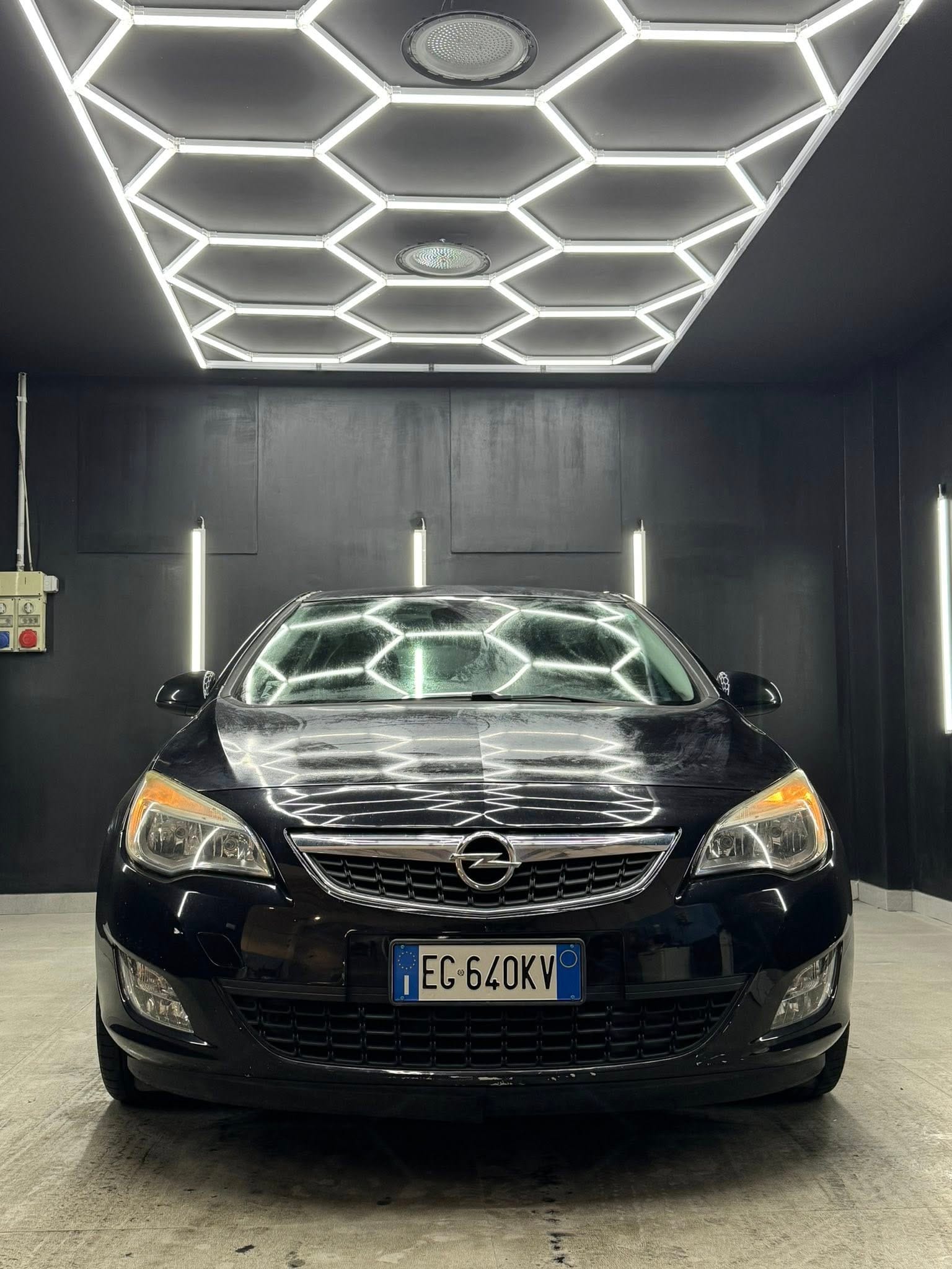 
OPELAstra 1.7 CDTI 110CV 5p. Cosmo2011 full									
