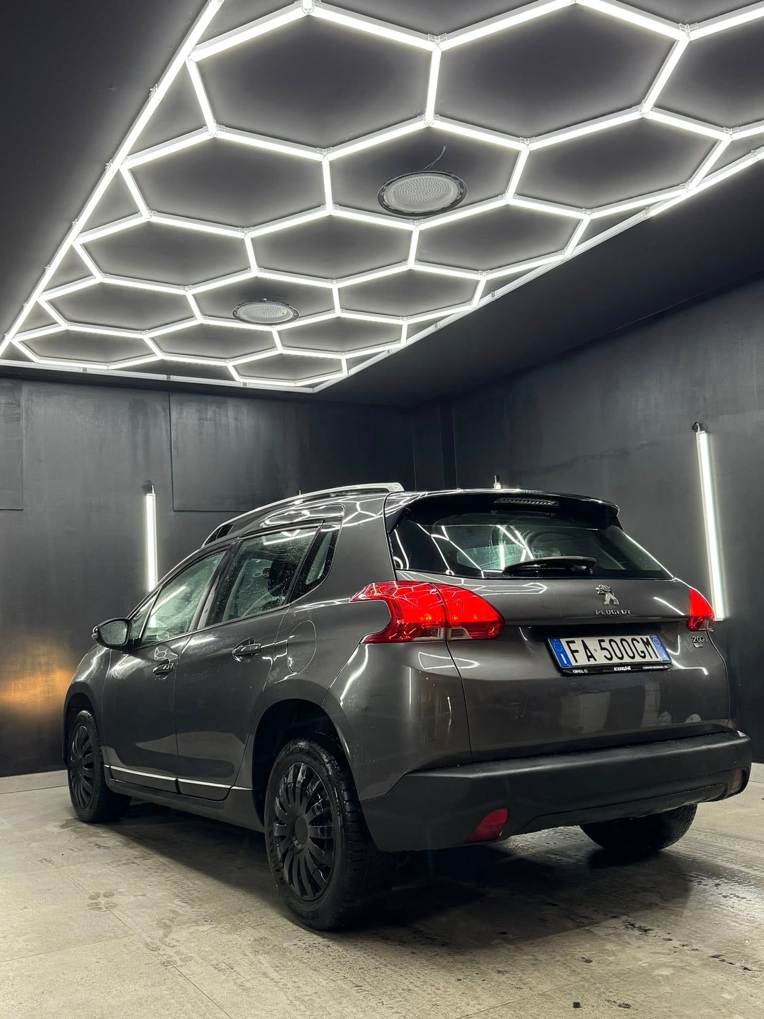 
PEUGEOT2008 1.6 e-HDi 92 CV S&S ETG6 Allure2015 full									