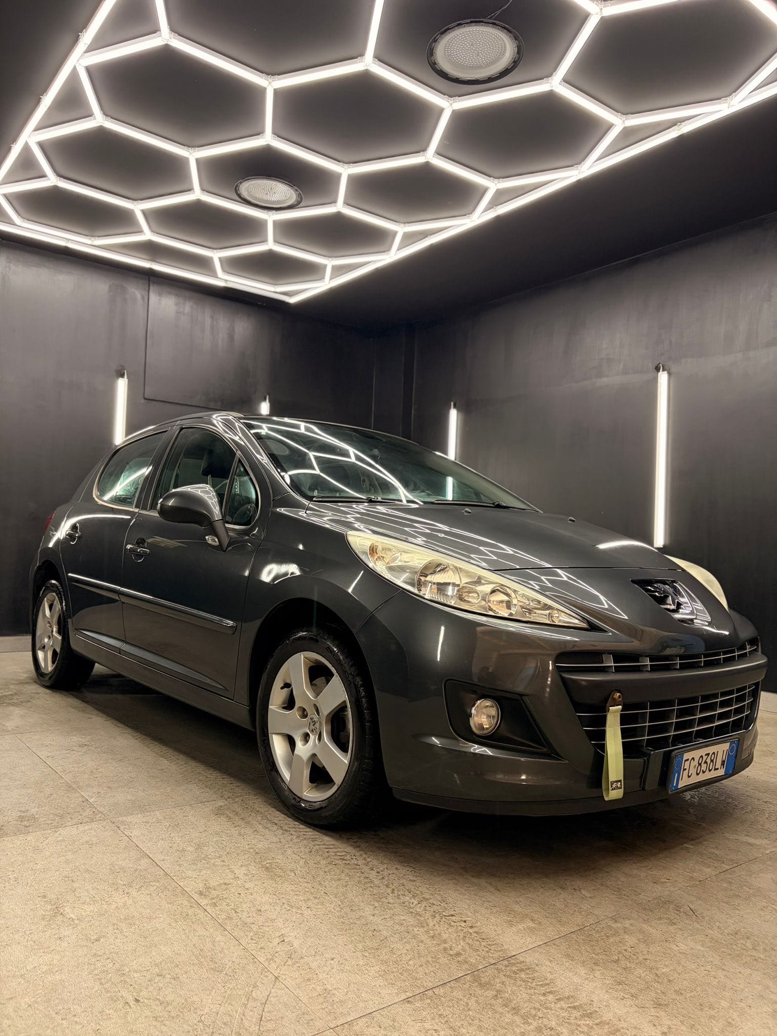 
PEUGEOT207 1.6 VTi 120CV 5p. XS2011 full									