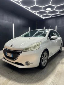 PEUGEOT208 1o serie 1.2 VTi 82 CV 5P Allure2012