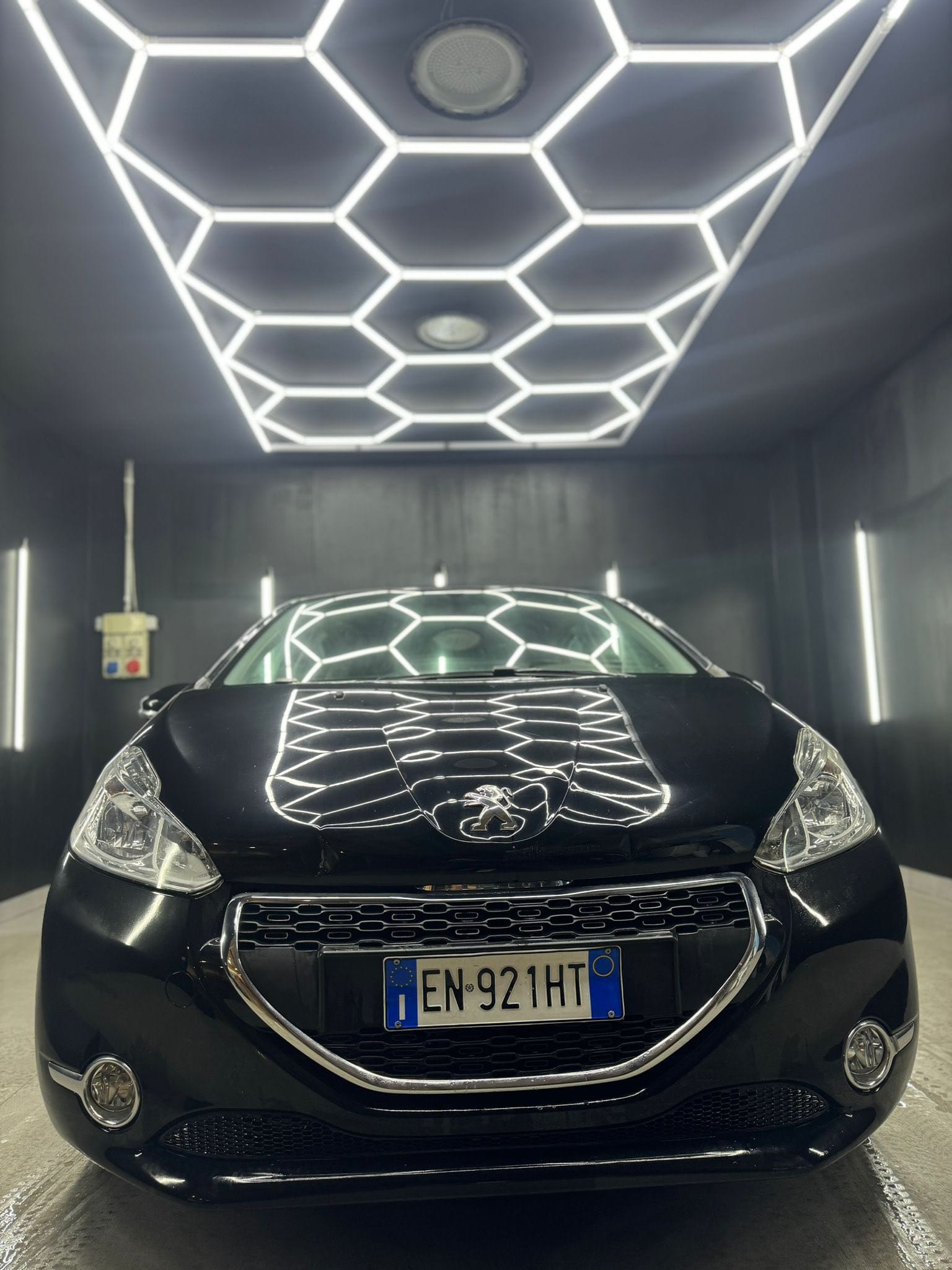
PEUGEOT208 1.2 VTi 5p. Access2012 full									