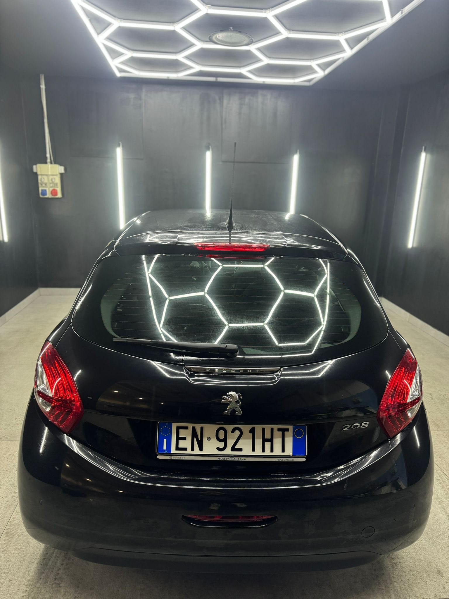 
PEUGEOT208 1.2 VTi 5p. Access2012 full									