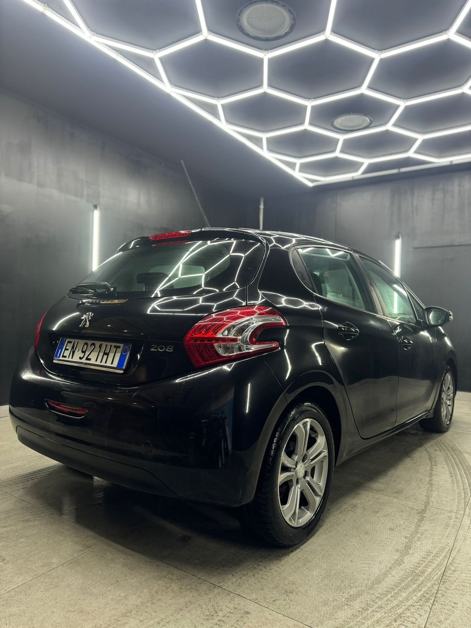 
PEUGEOT208 1.2 VTi 5p. Access2012 full									