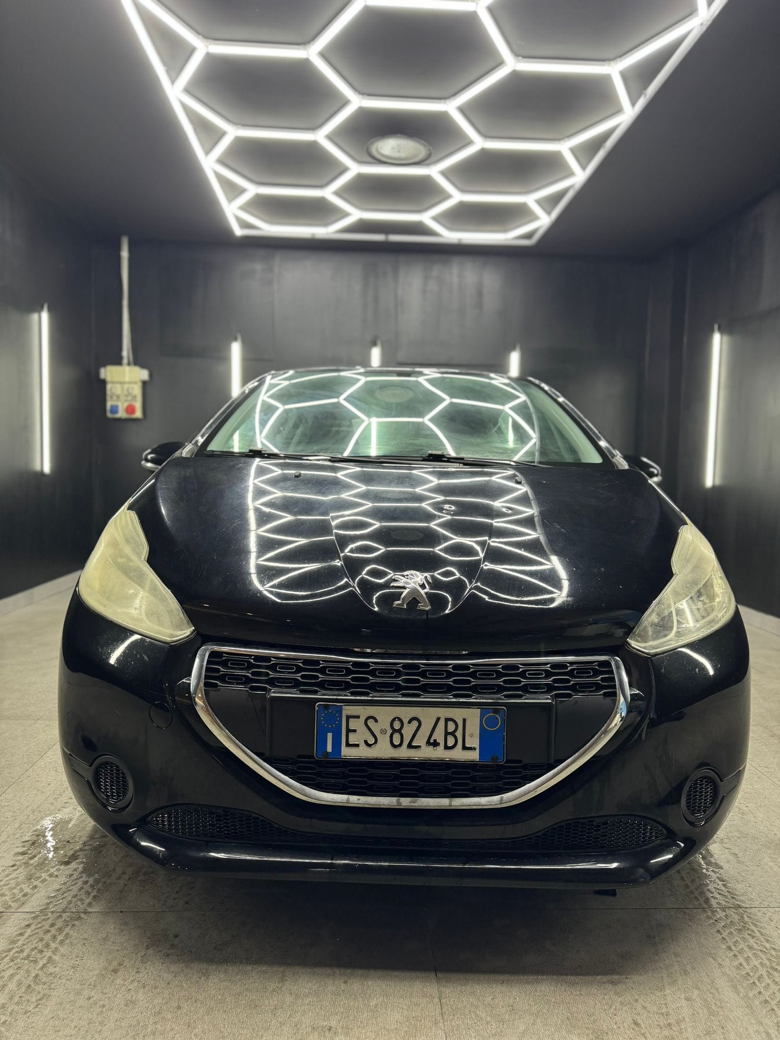 
PEUGEOT208 PureTech 82 5p. Allure2013 full									