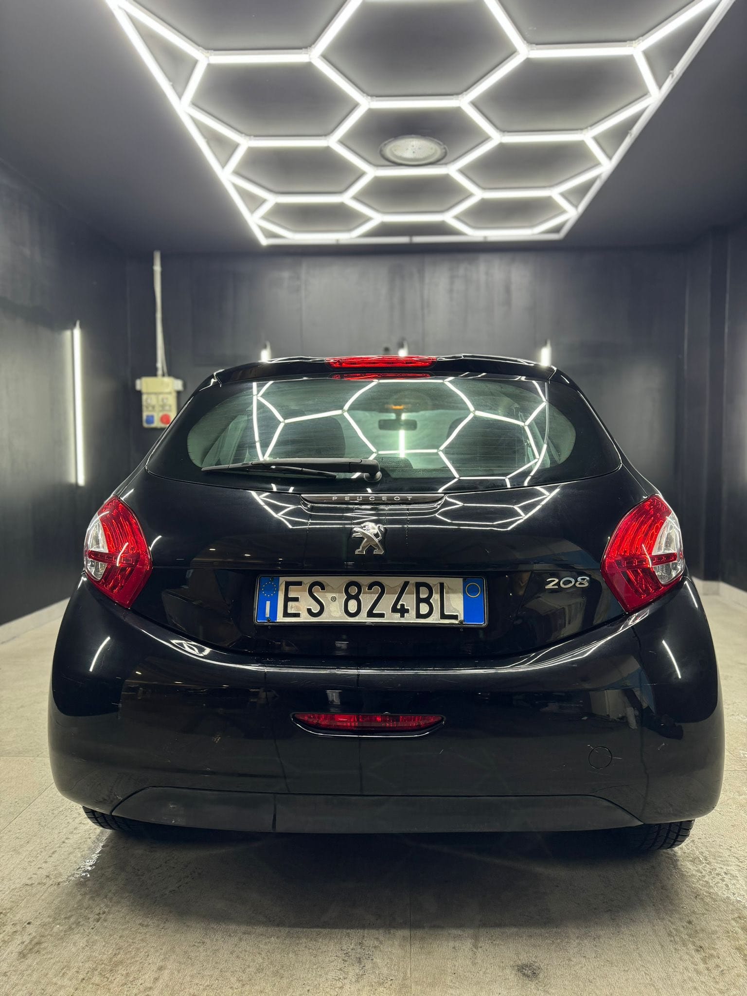
PEUGEOT208 PureTech 82 5p. Allure2013 full									