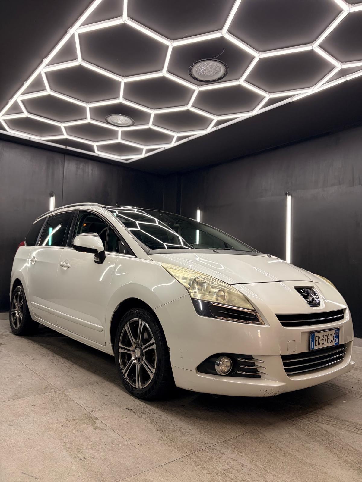
PEUGEOT5008 2.0 HDi 150CV Allure2011 full									