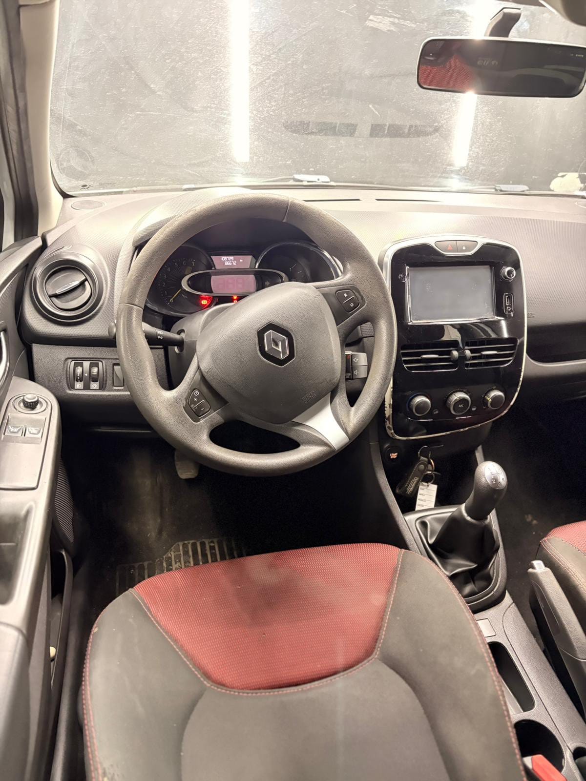 
RENAULTClio Sporter 1.2 75CV Zen2016 full									