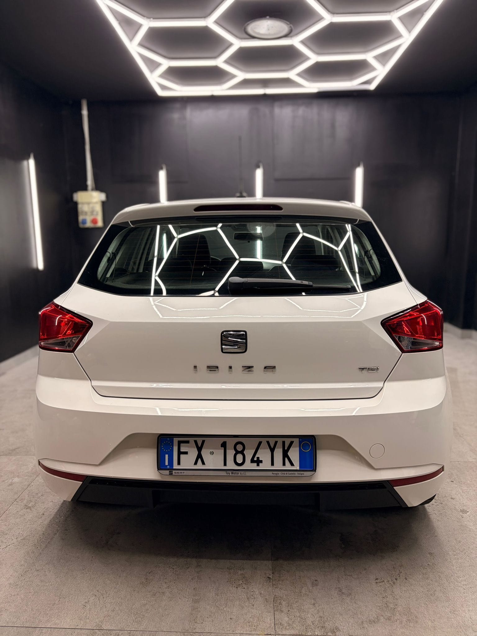 
SEATIbiza 1.0 TGI 5p FR2019 full									