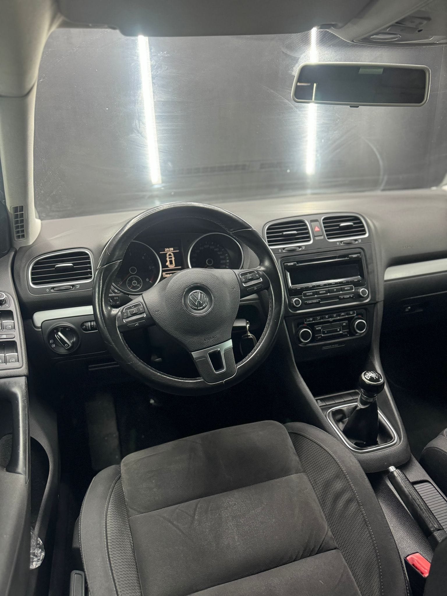 
VOLKSWAGENGolf 1.6 TDI 3p. Highline Business2012 full									