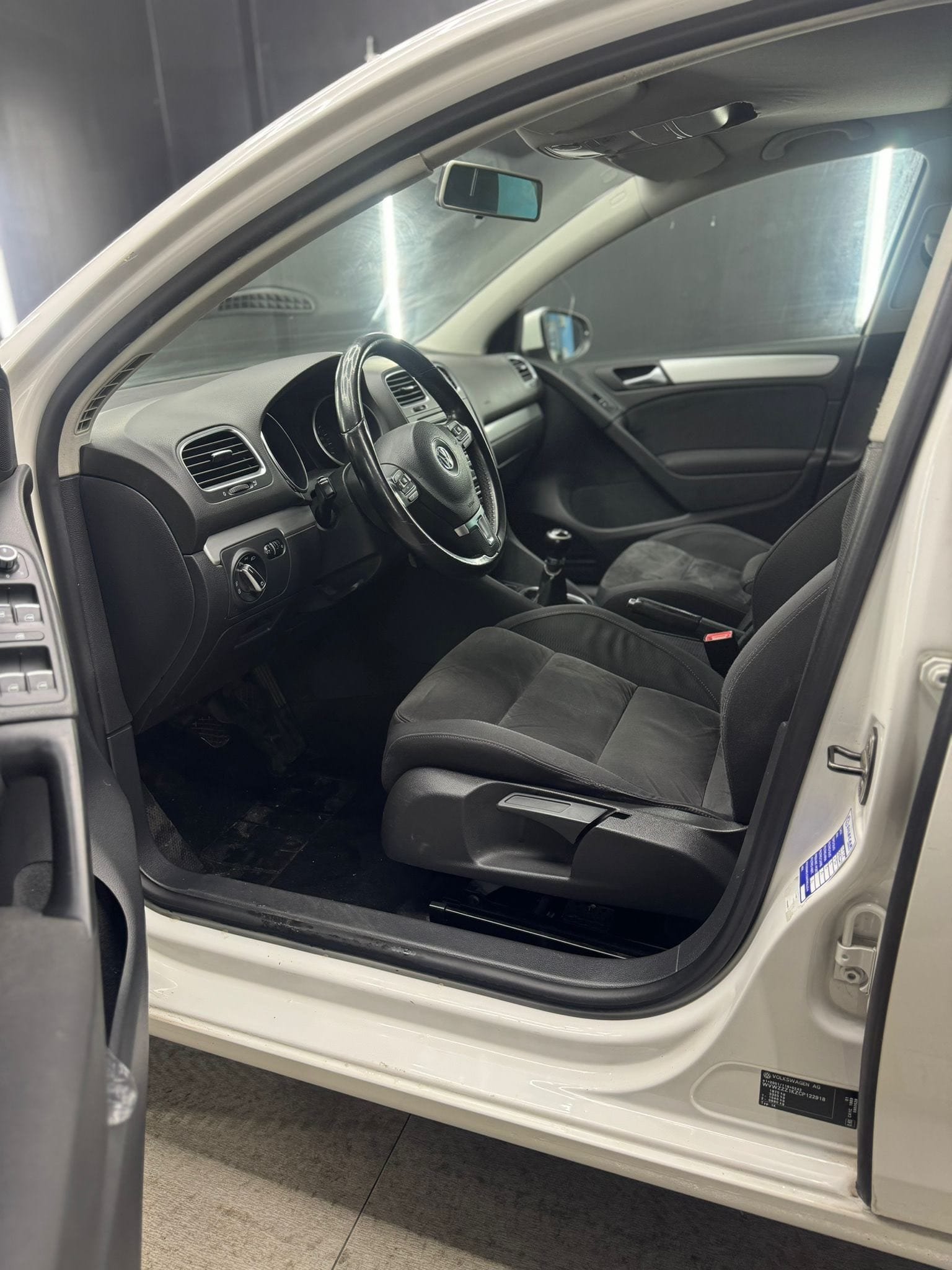
VOLKSWAGENGolf 1.6 TDI 3p. Highline Business2012 full									